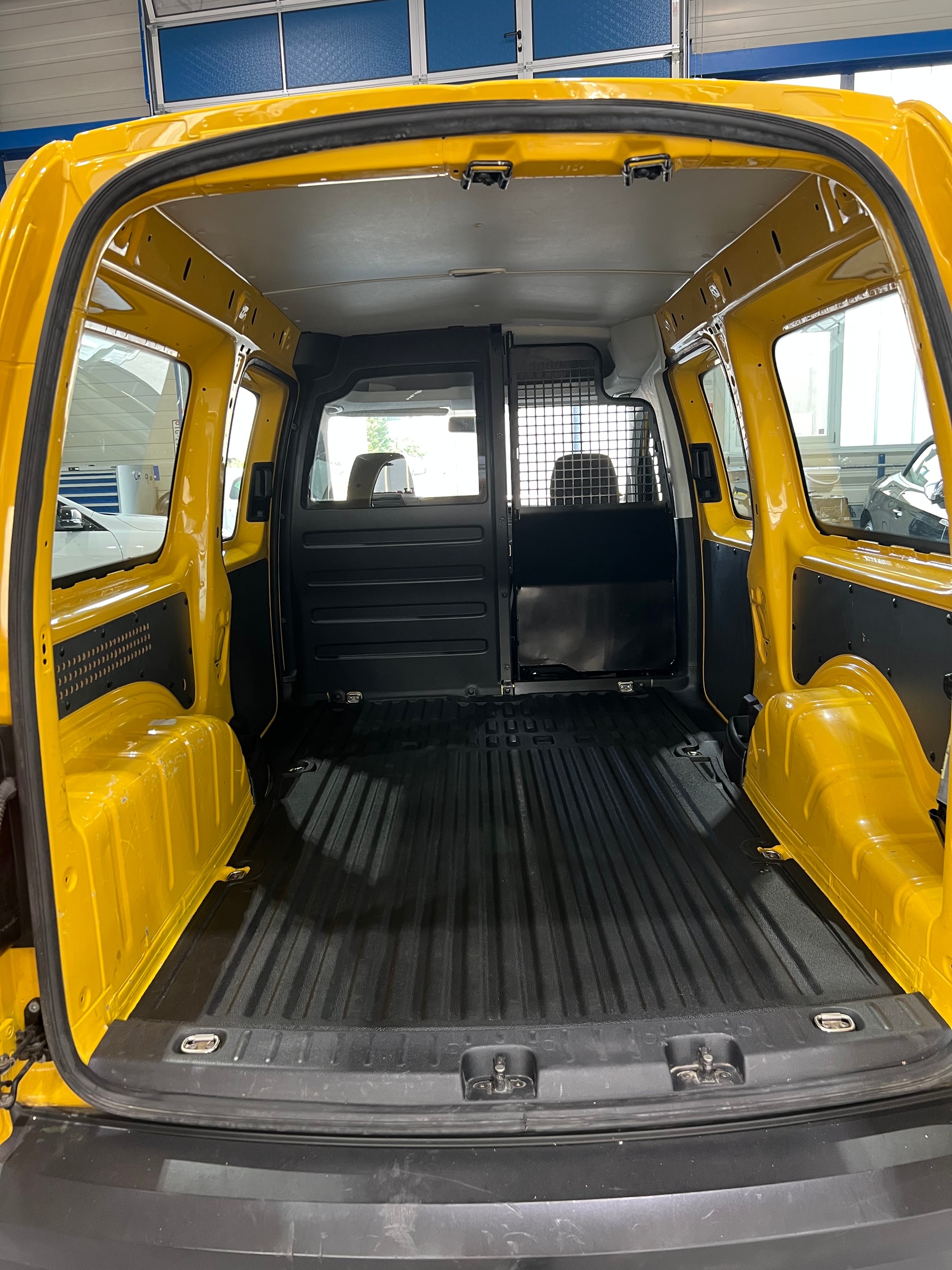 VW Caddy Maxi 1.0 TSI Trendline**AHK,Frisch ab MFK**-image-11