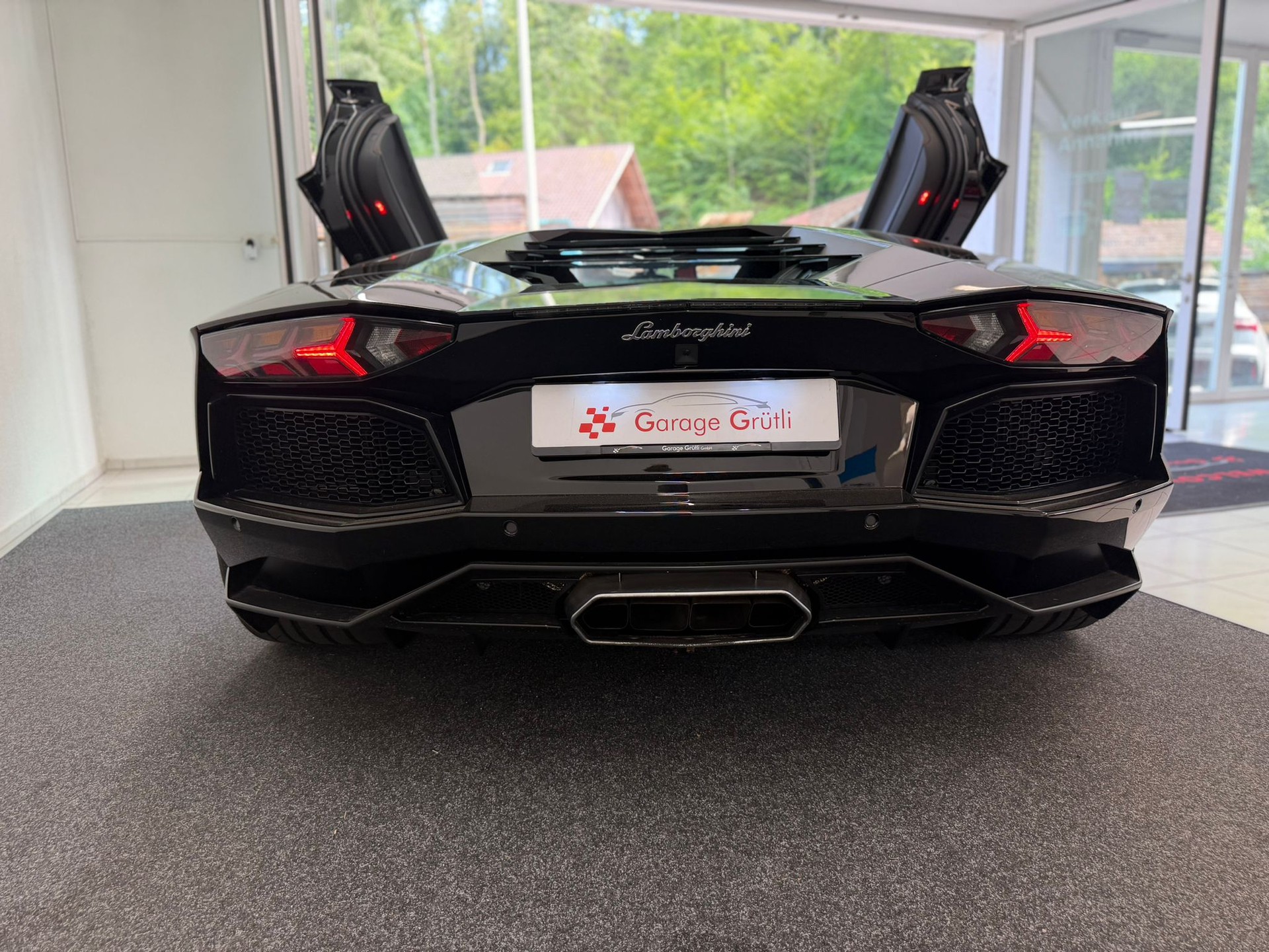 LAMBORGHINI Aventador LP700-4 Coupé E-Gear-image-23
