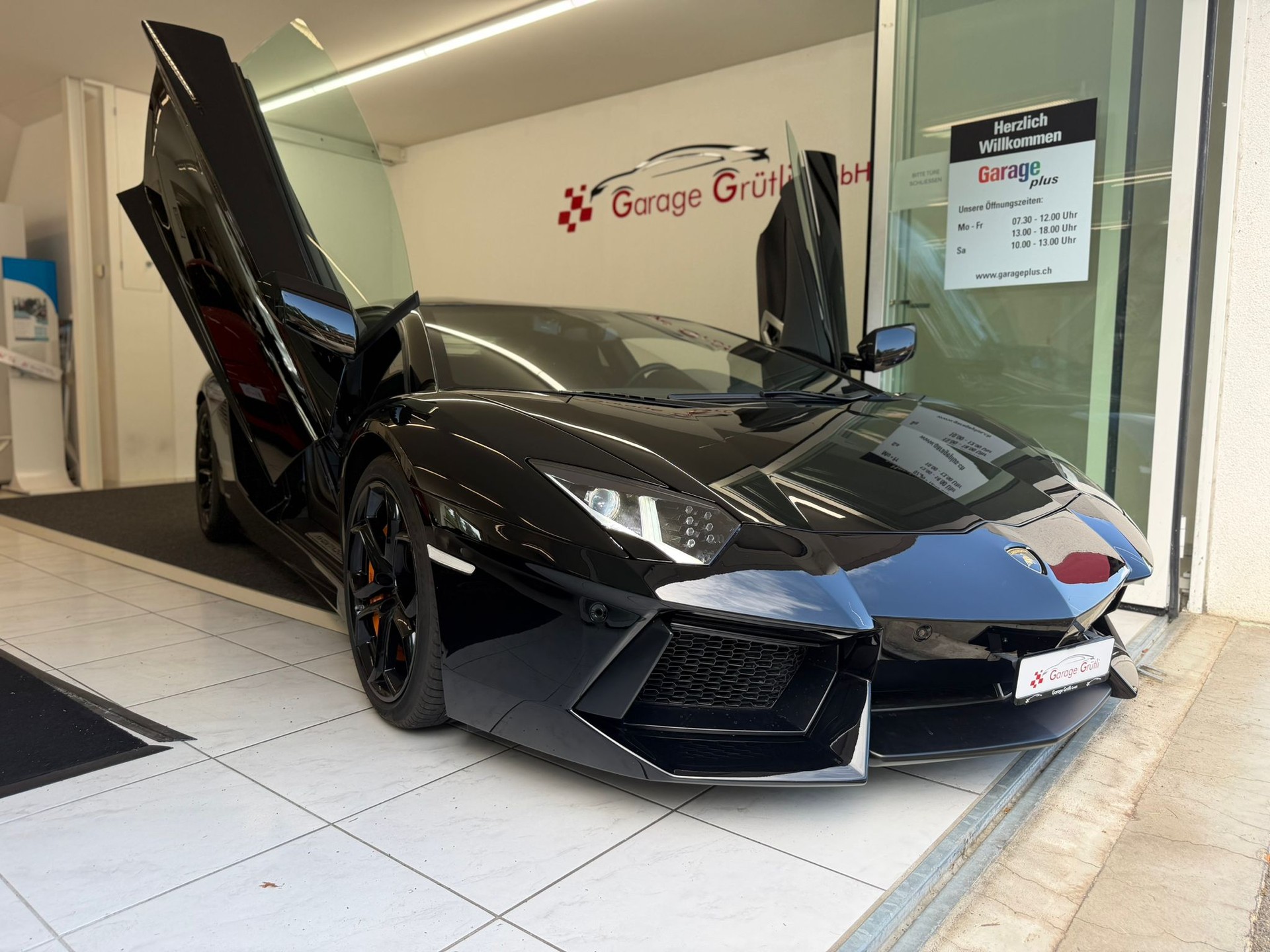LAMBORGHINI Aventador LP700-4 Coupé E-Gear-image-17