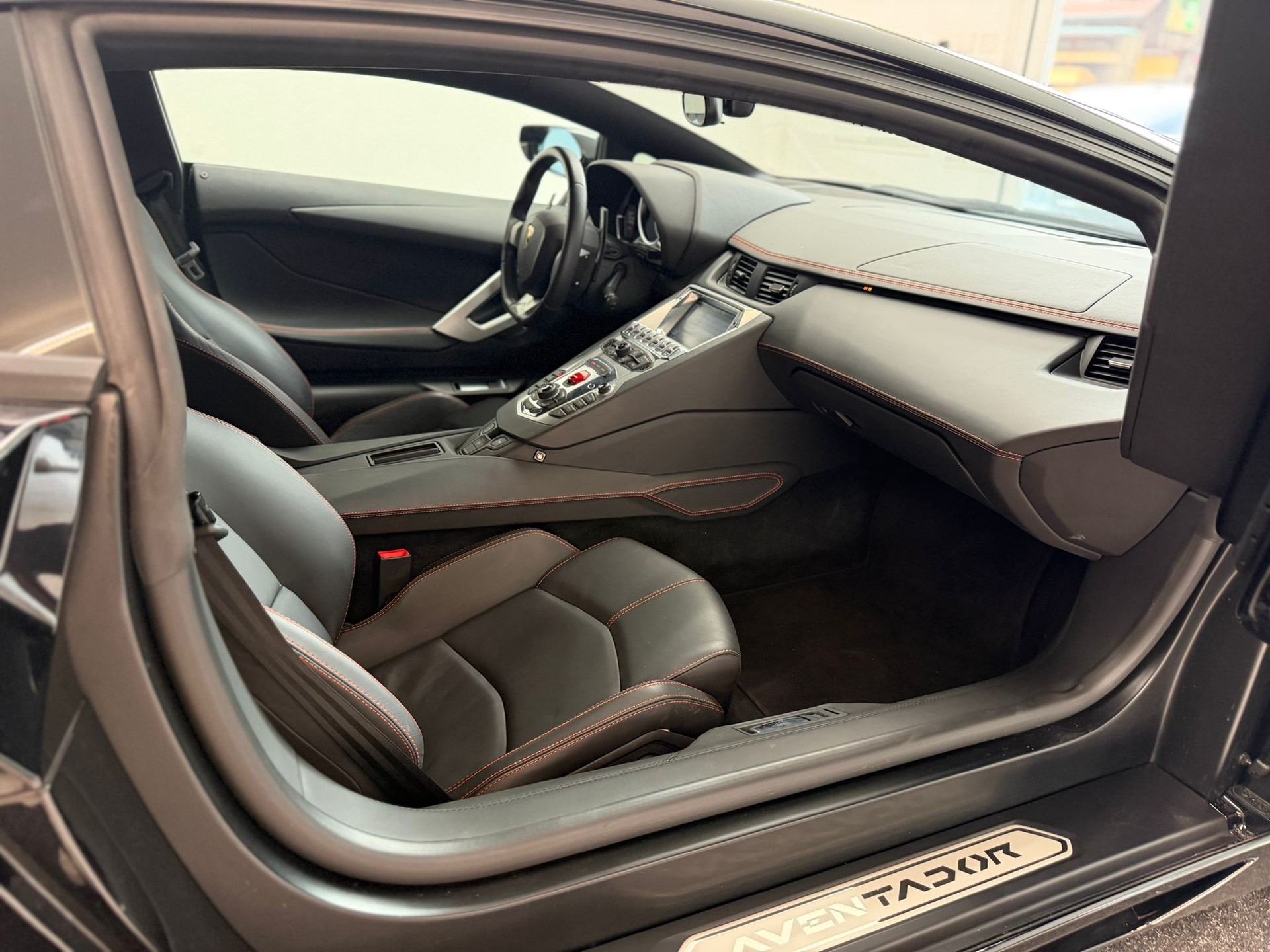 LAMBORGHINI Aventador LP700-4 Coupé E-Gear-image-15