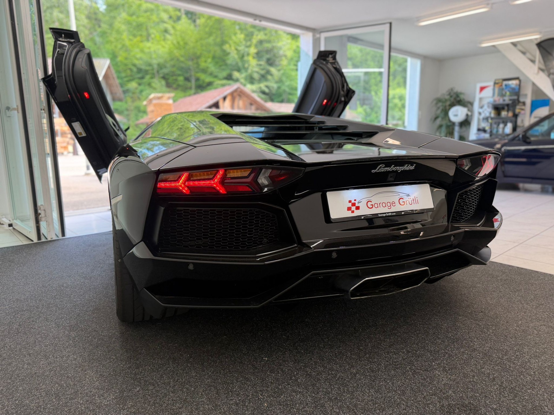 LAMBORGHINI Aventador LP700-4 Coupé E-Gear-image-24
