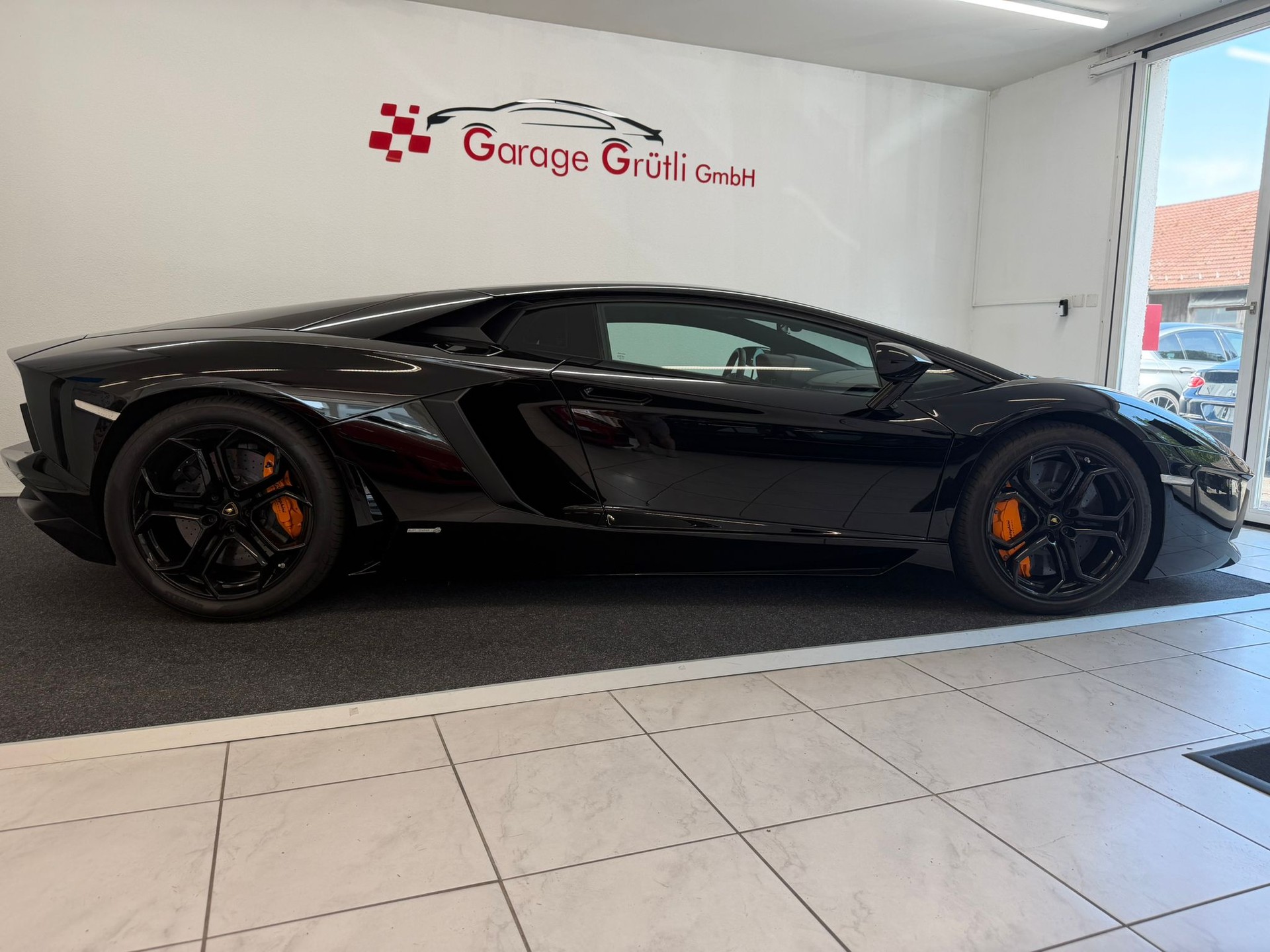 LAMBORGHINI Aventador LP700-4 Coupé E-Gear-image-3
