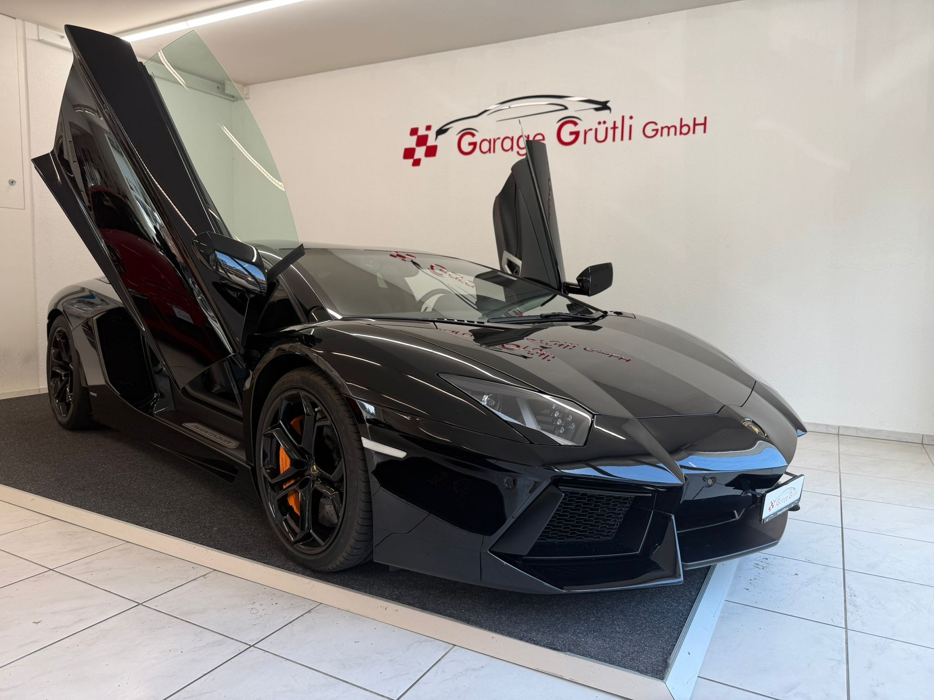 LAMBORGHINI Aventador LP700-4 Coupé E-Gear-image-1