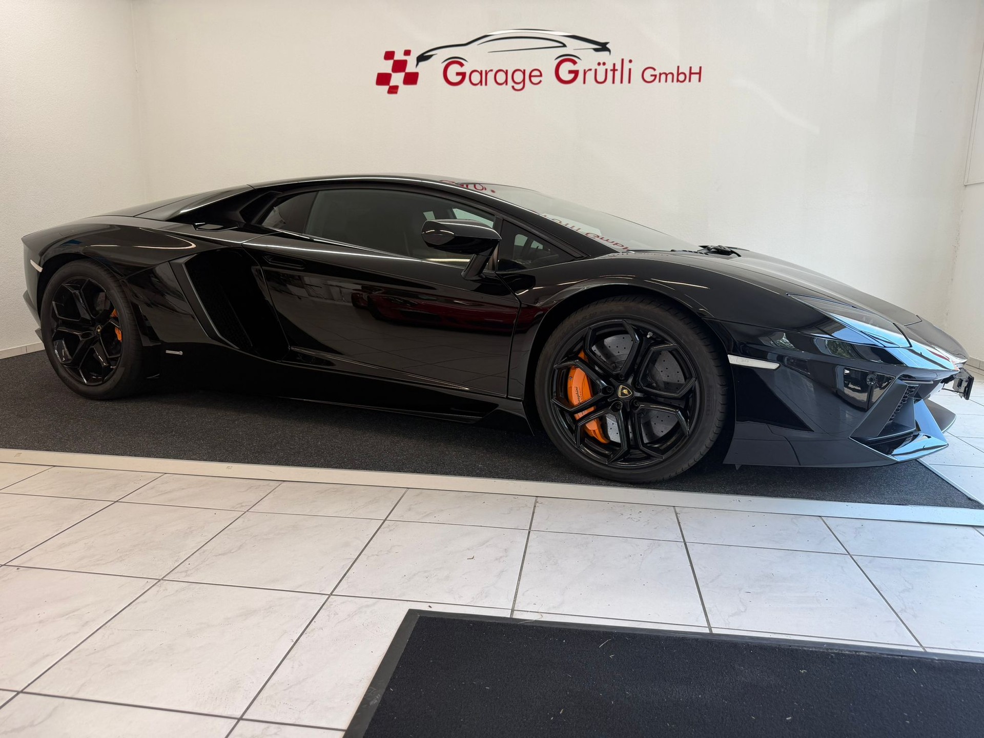 LAMBORGHINI Aventador LP700-4 Coupé E-Gear-image-2