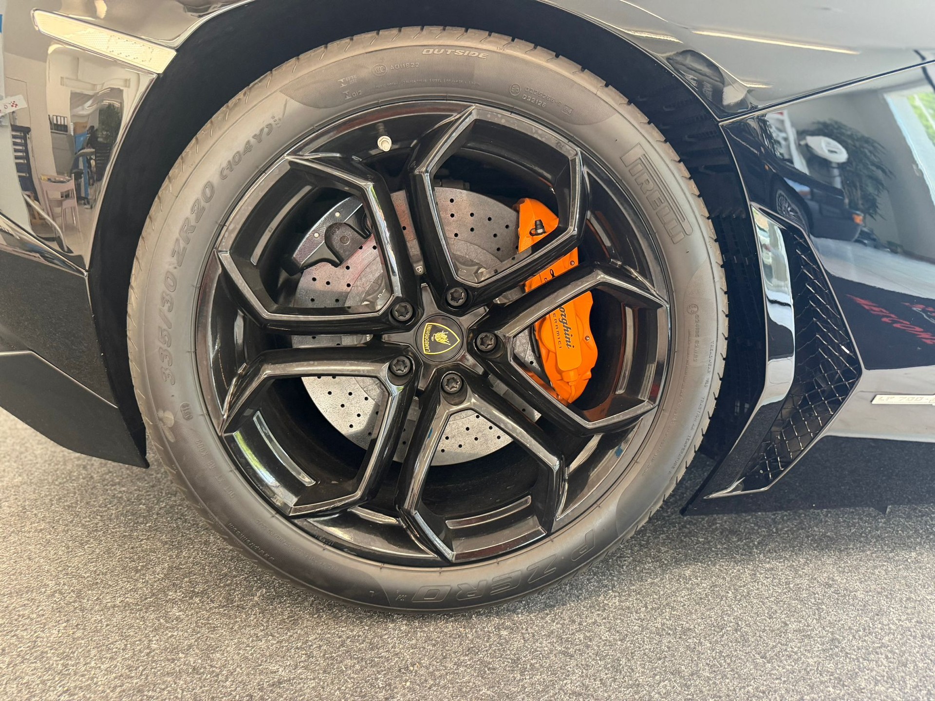 LAMBORGHINI Aventador LP700-4 Coupé E-Gear-image-16