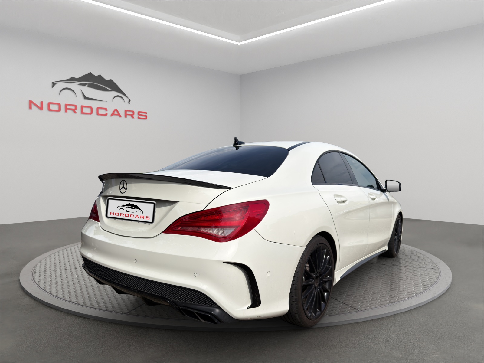 MERCEDES-BENZ CLA 45 AMG 4Matic Speedshift-image-4