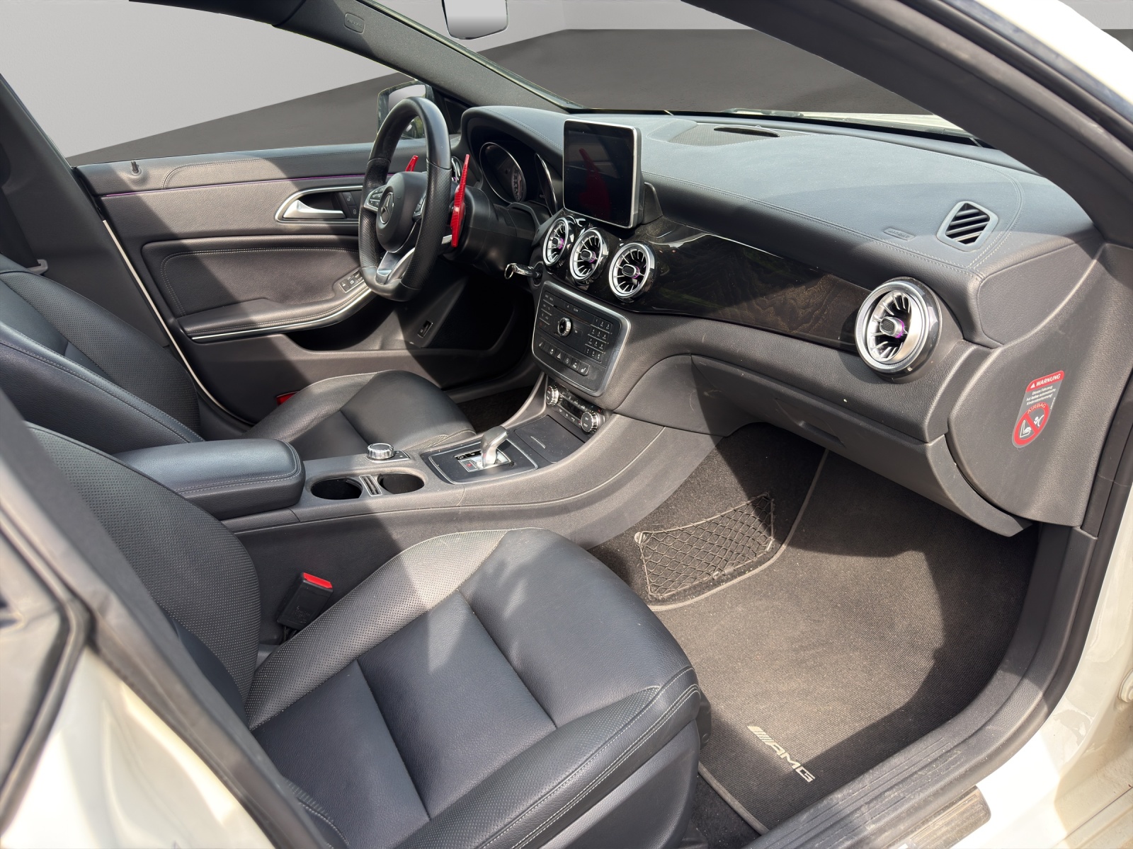 MERCEDES-BENZ CLA 45 AMG 4Matic Speedshift-image-15