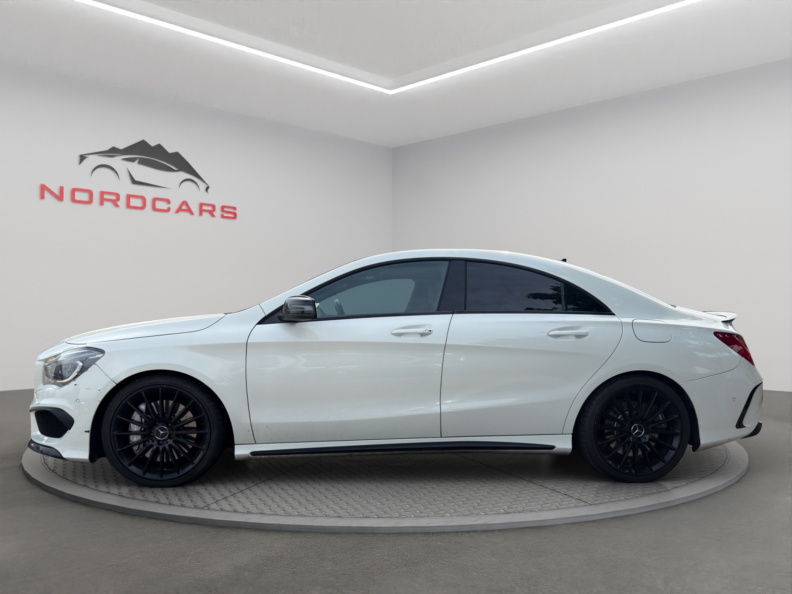 MERCEDES-BENZ CLA 45 AMG 4Matic Speedshift-image-1