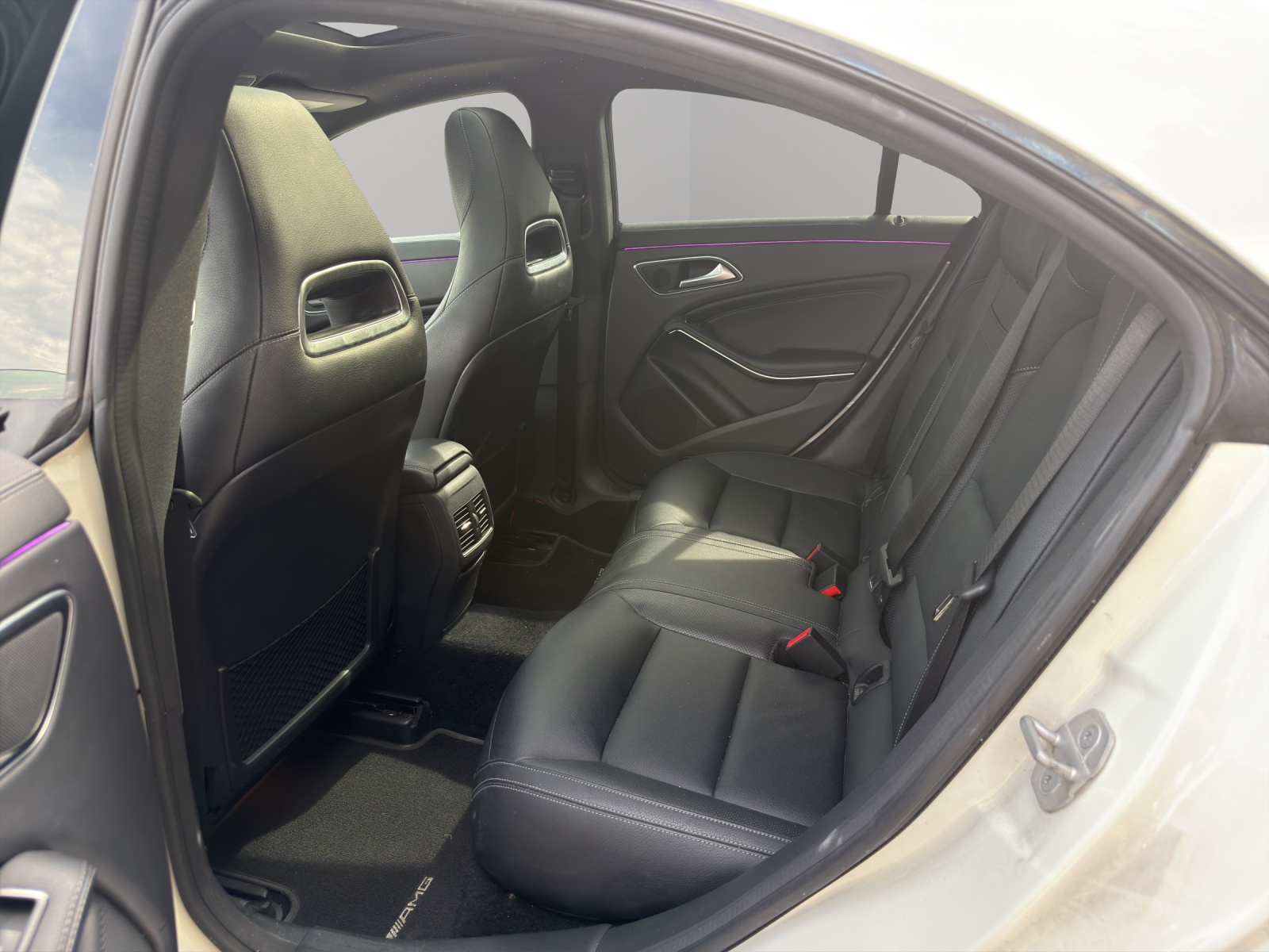 MERCEDES-BENZ CLA 45 AMG 4Matic Speedshift-image-13