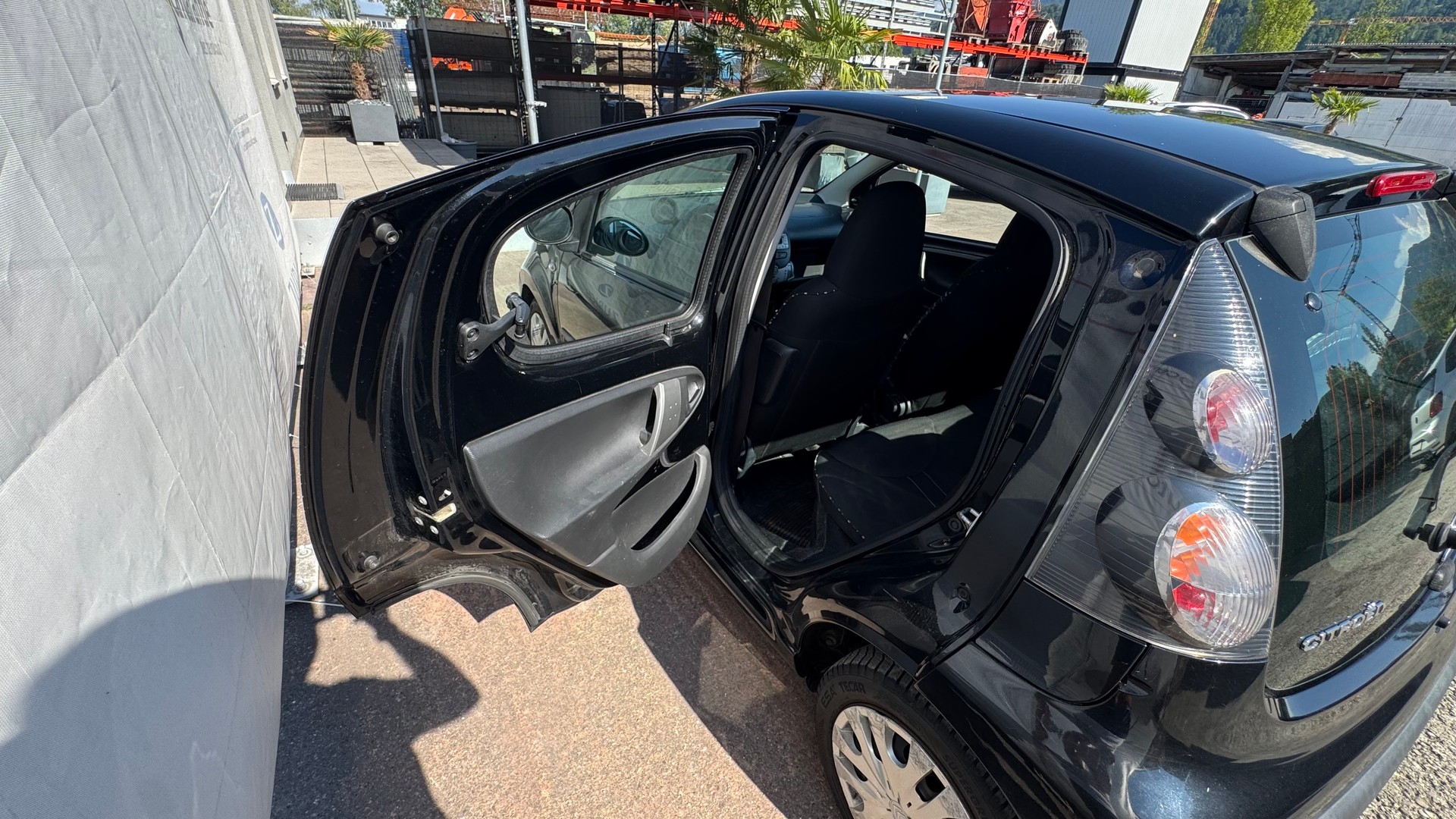 CITROEN C1 1.0i Attraction-image-13