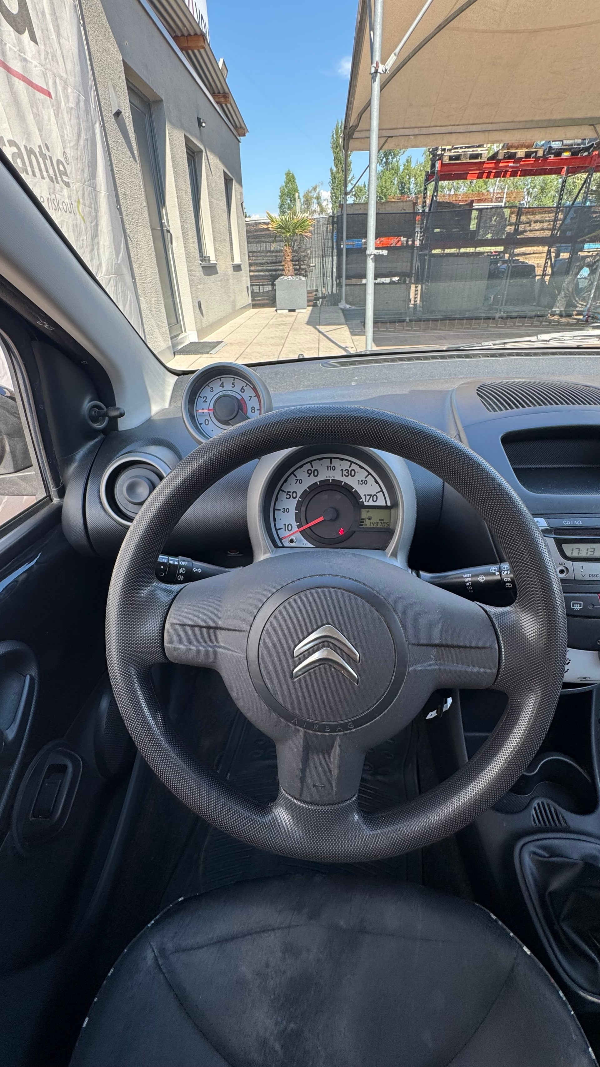 CITROEN C1 1.0i Attraction-image-21