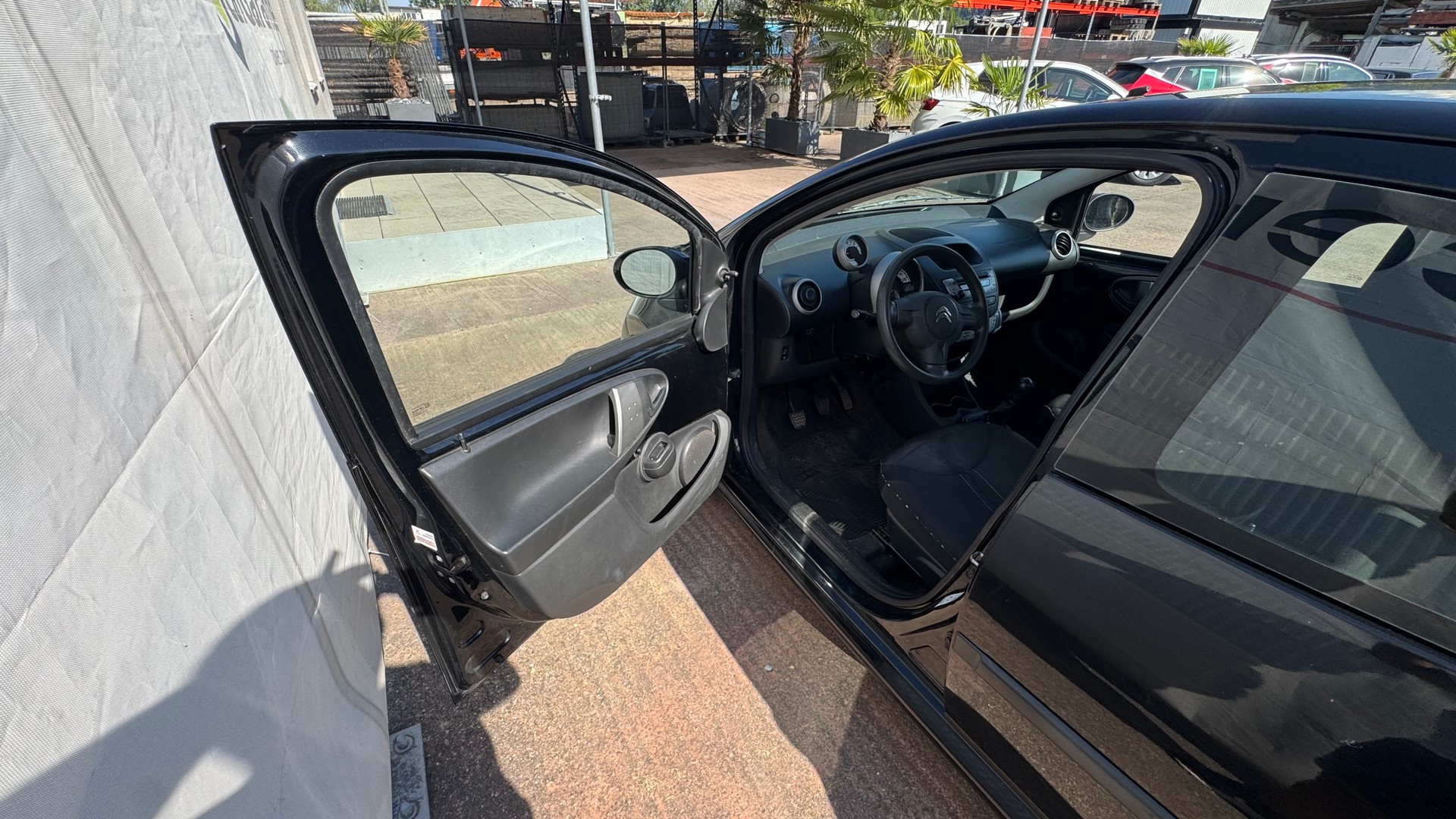 CITROEN C1 1.0i Attraction-image-16