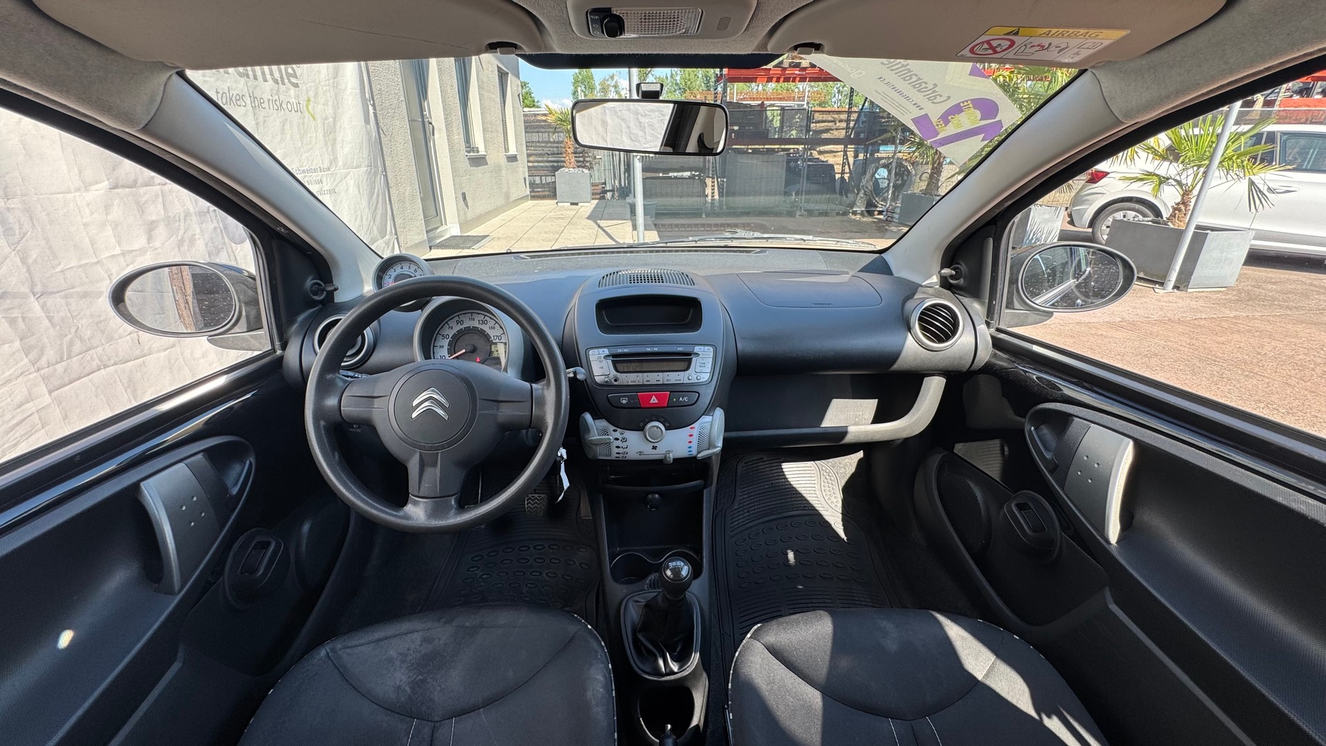 CITROEN C1 1.0i Attraction-image-19