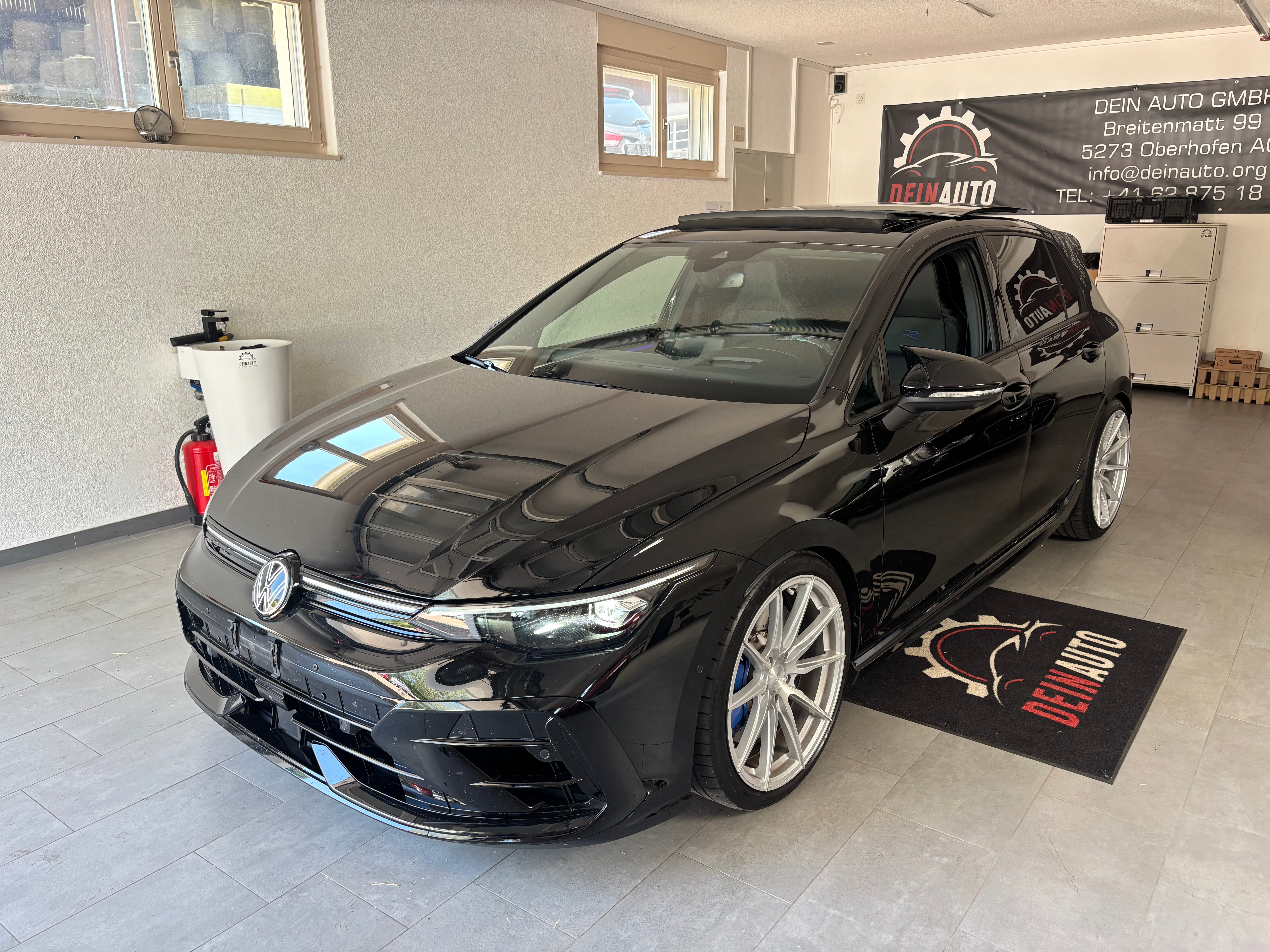 VW Golf 2.0 TSI R Black Edition DSG 4 Motion — slika 1