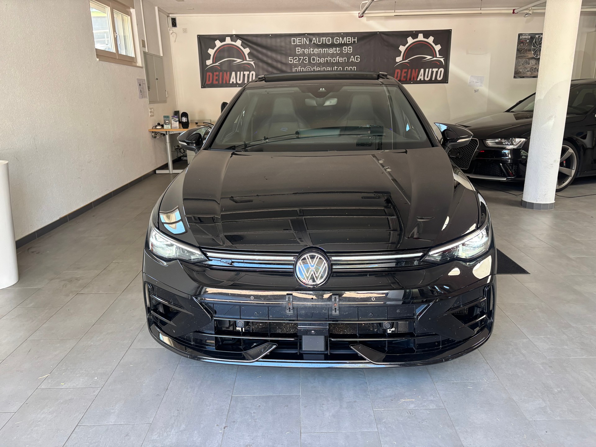 VW Golf 2.0 TSI R Black Edition DSG 4 Motion-image-6