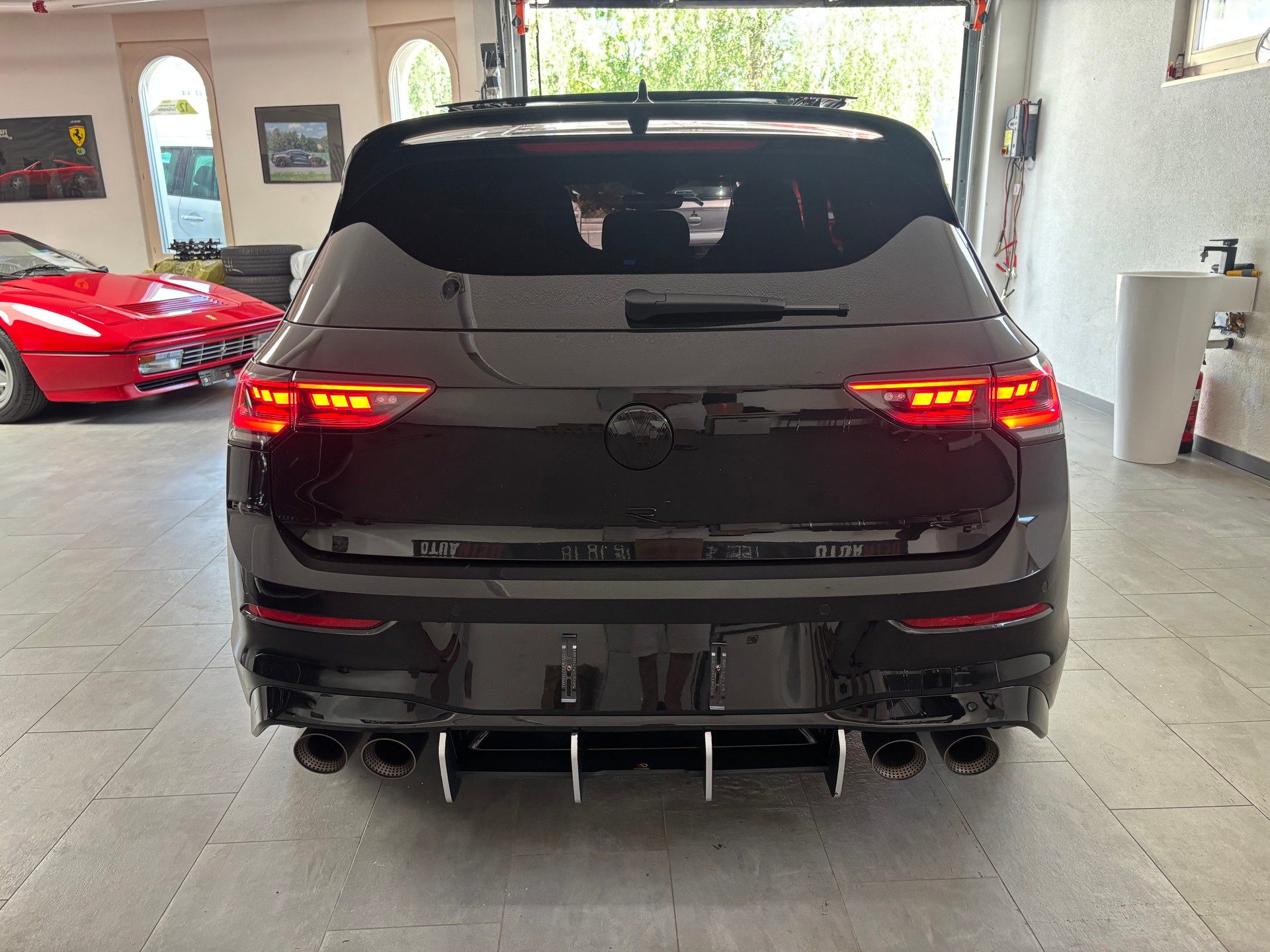VW Golf 2.0 TSI R Black Edition DSG 4 Motion-image-3