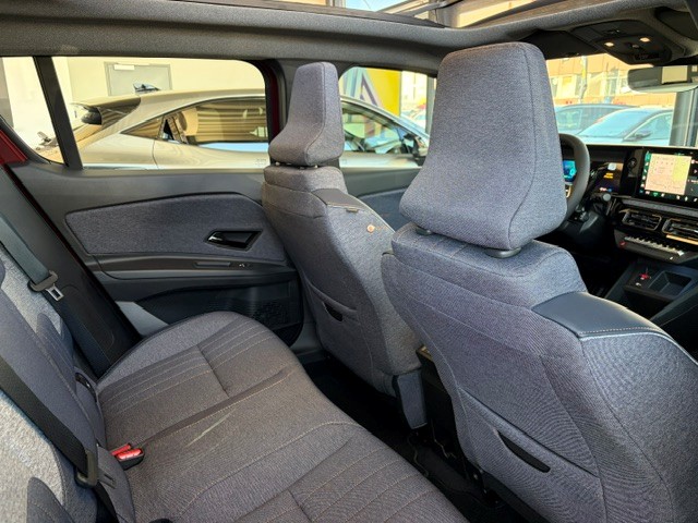 RENAULT R4 E-Tech Comfort Range 52 kWh Techno-image-14