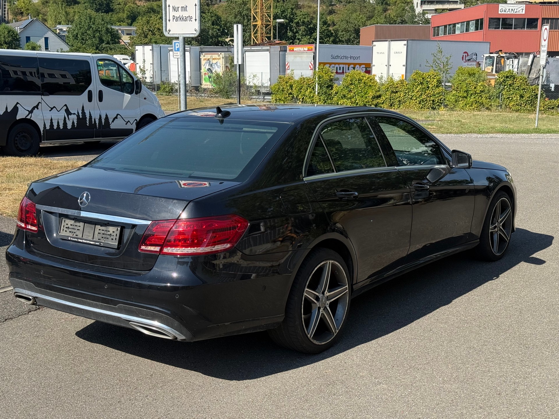 MERCEDES-BENZ E 220-image-4