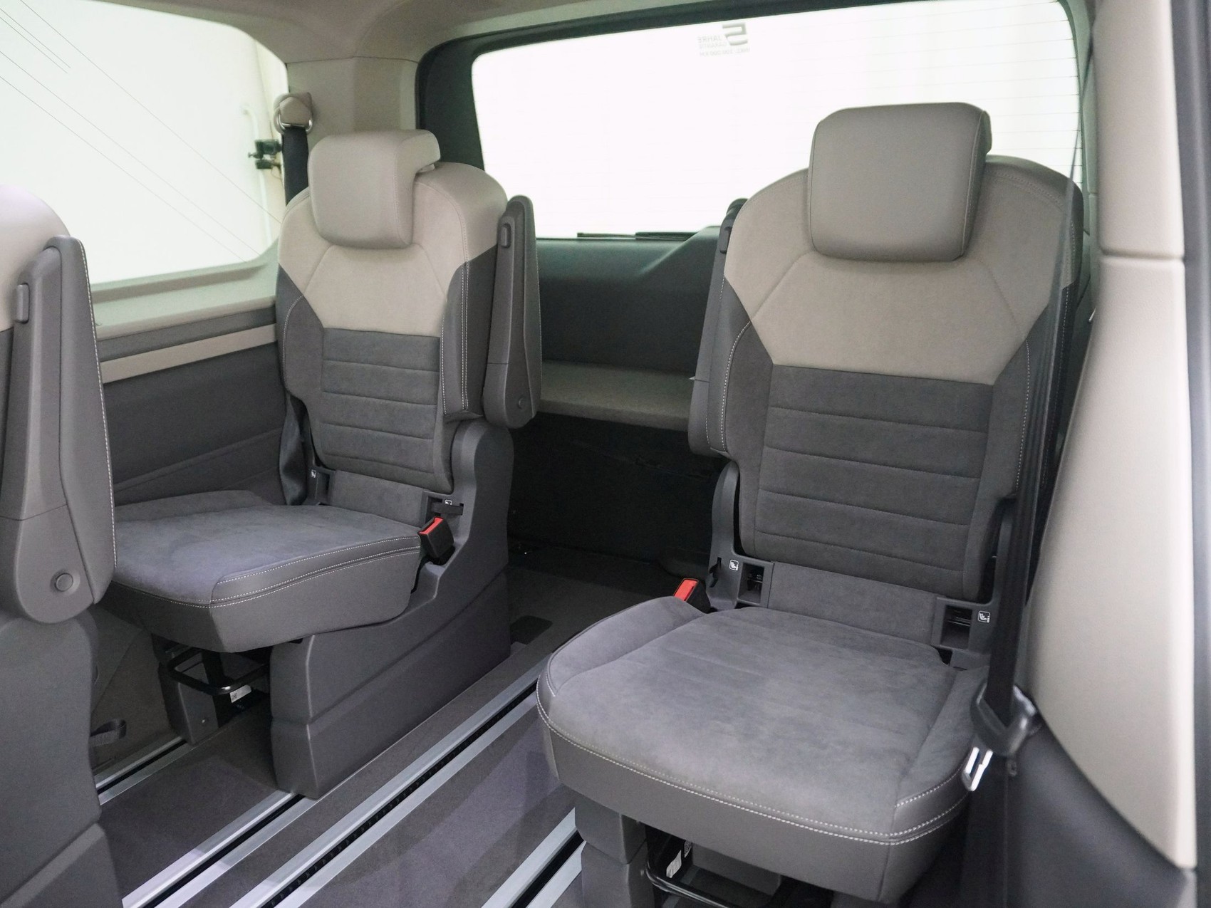VW Multivan lang 1.5 TSI eHybrid Style DSG 4motion-image-12