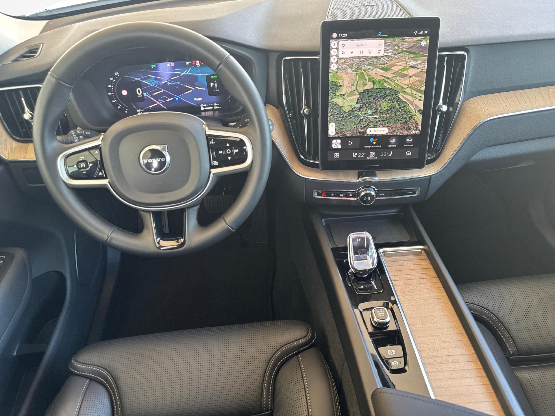 VOLVO XC60 2.0 T6 TE Plus Dark eAWD-image-9