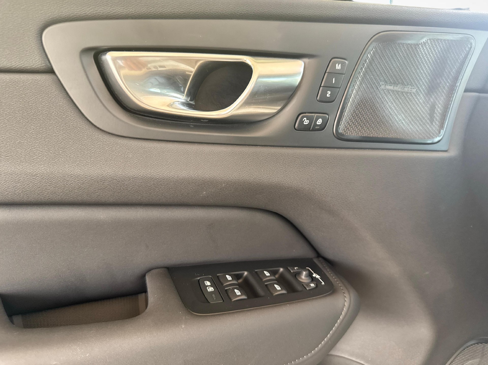 VOLVO XC60 2.0 T6 TE Plus Dark eAWD-image-13