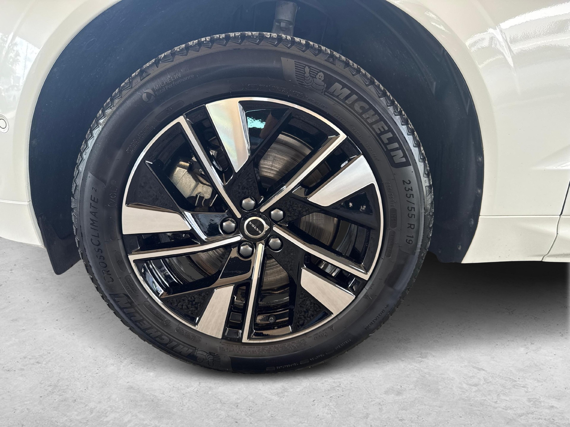 VOLVO XC60 2.0 T6 TE Plus Dark eAWD-image-19