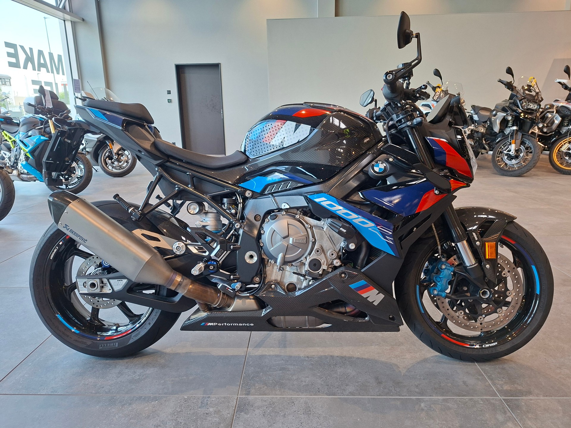 BMW M 1000 R