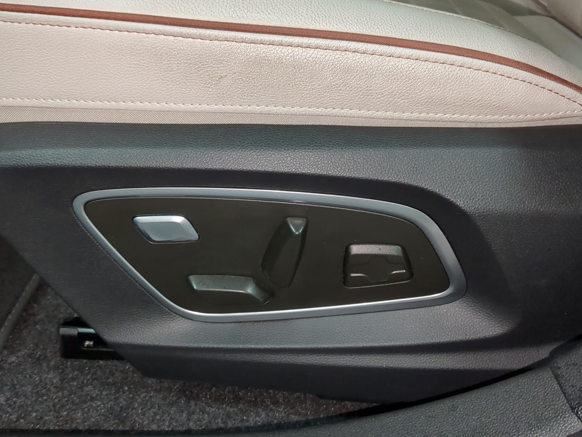 RENAULT Mégane E-TECH EV60 Iconic-image-18