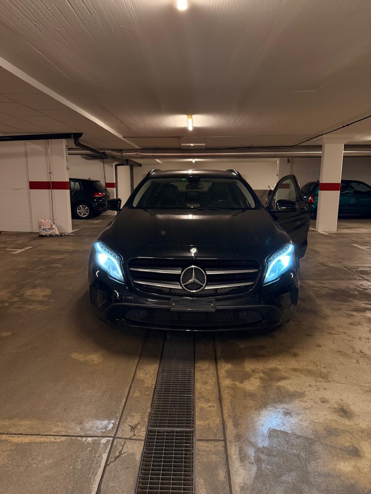 MERCEDES-BENZ GLA 200 Urban-image-0
