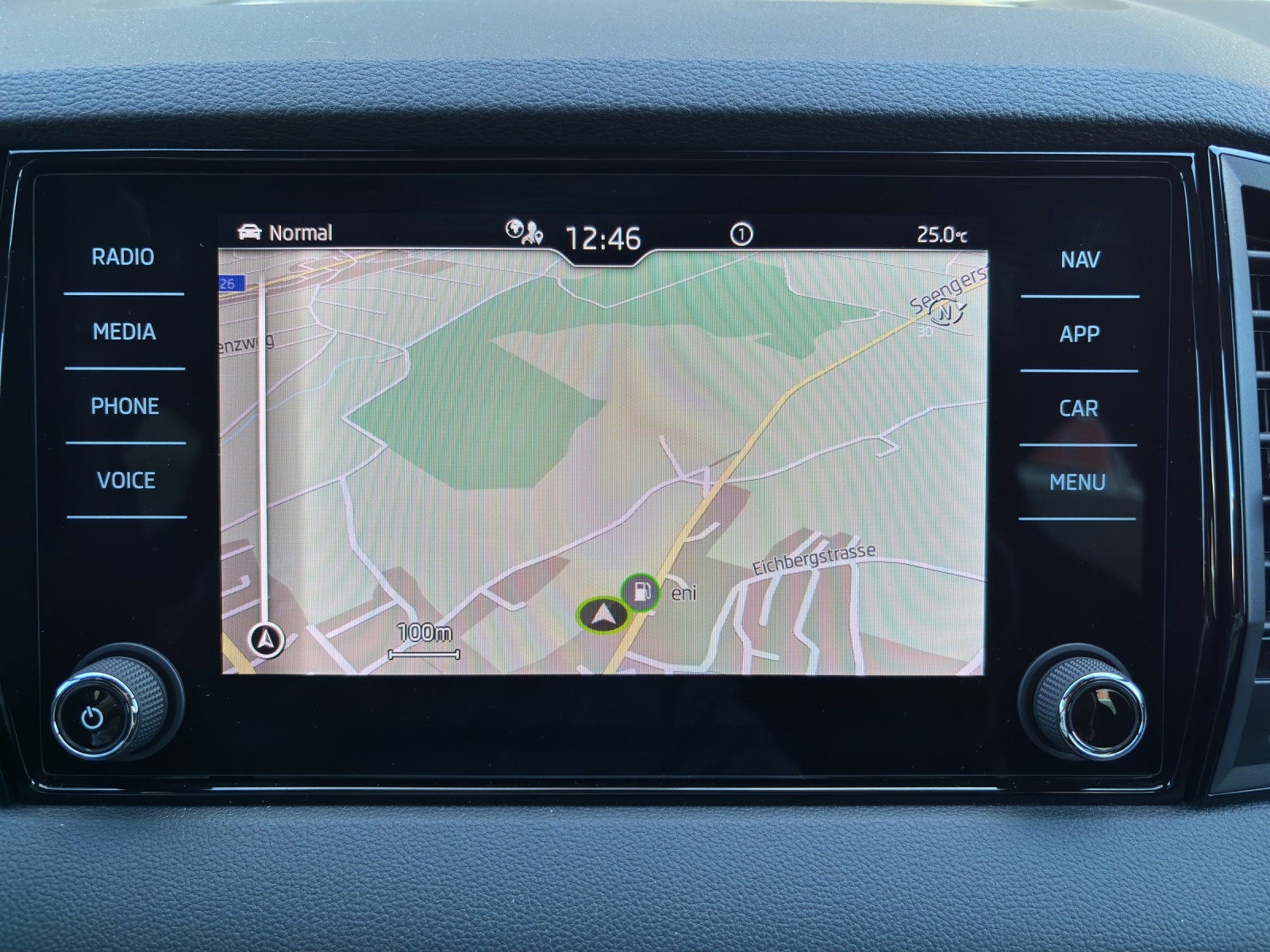 SKODA Karoq 1.5 TSI SportLine DSG mit AHK & Rückfahrkamera-image-21
