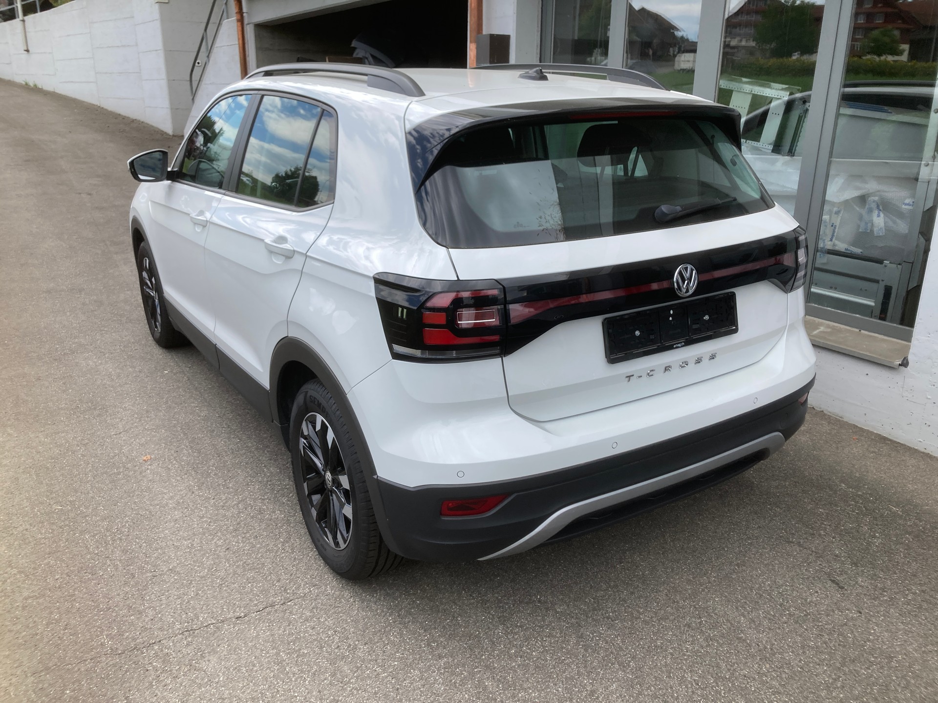 VW T-Cross 1.0 TSI-image-1