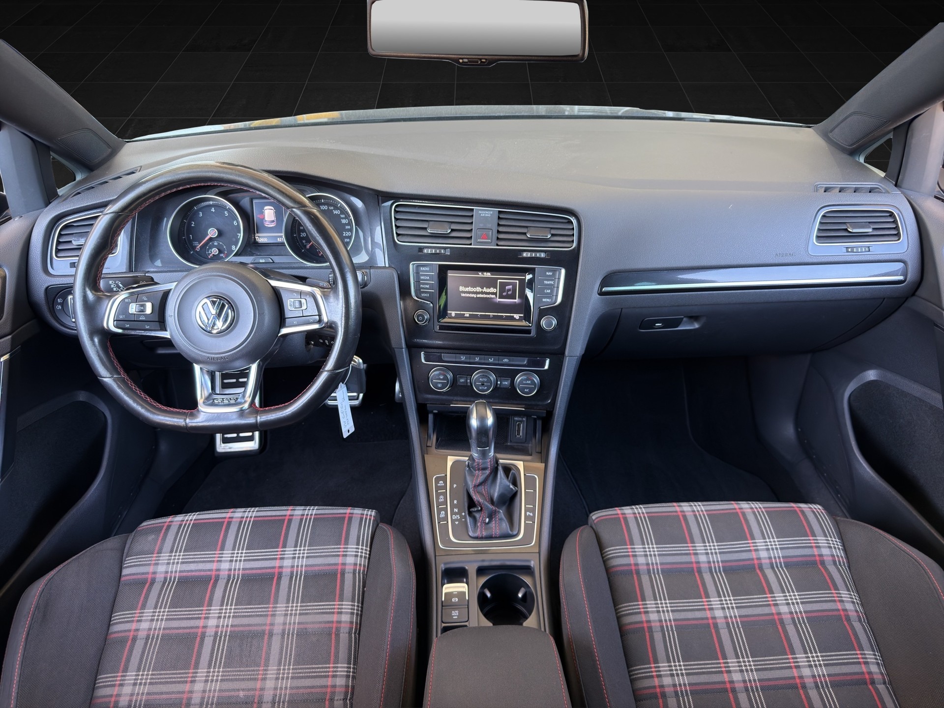 VW Golf 2.0 TSI GTI Performance DSG-image-11