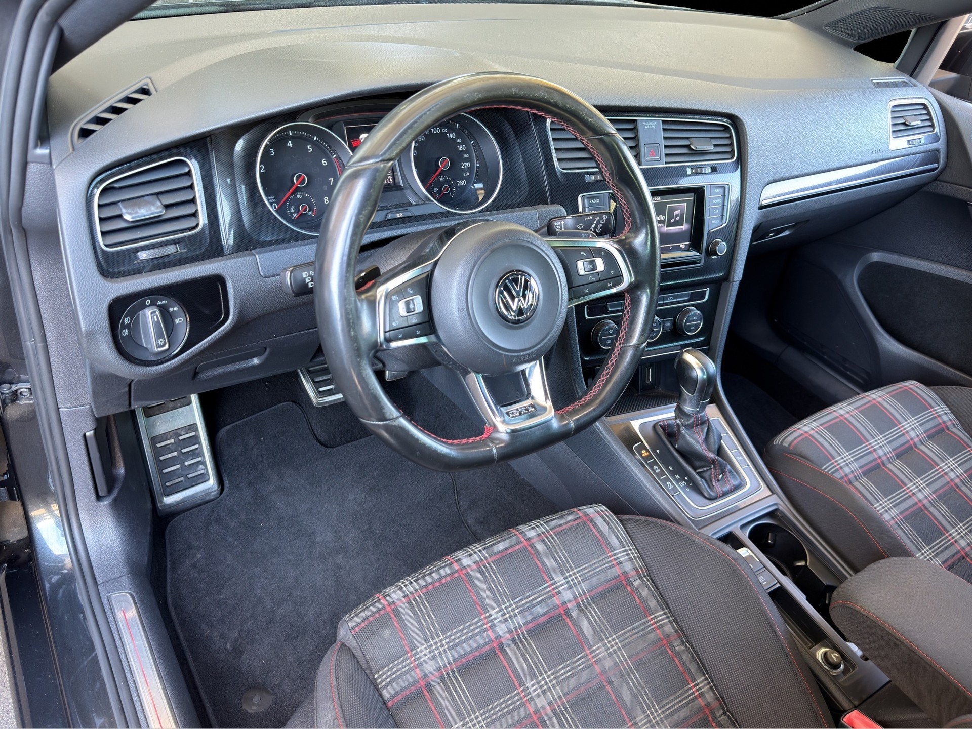 VW Golf 2.0 TSI GTI Performance DSG-image-6