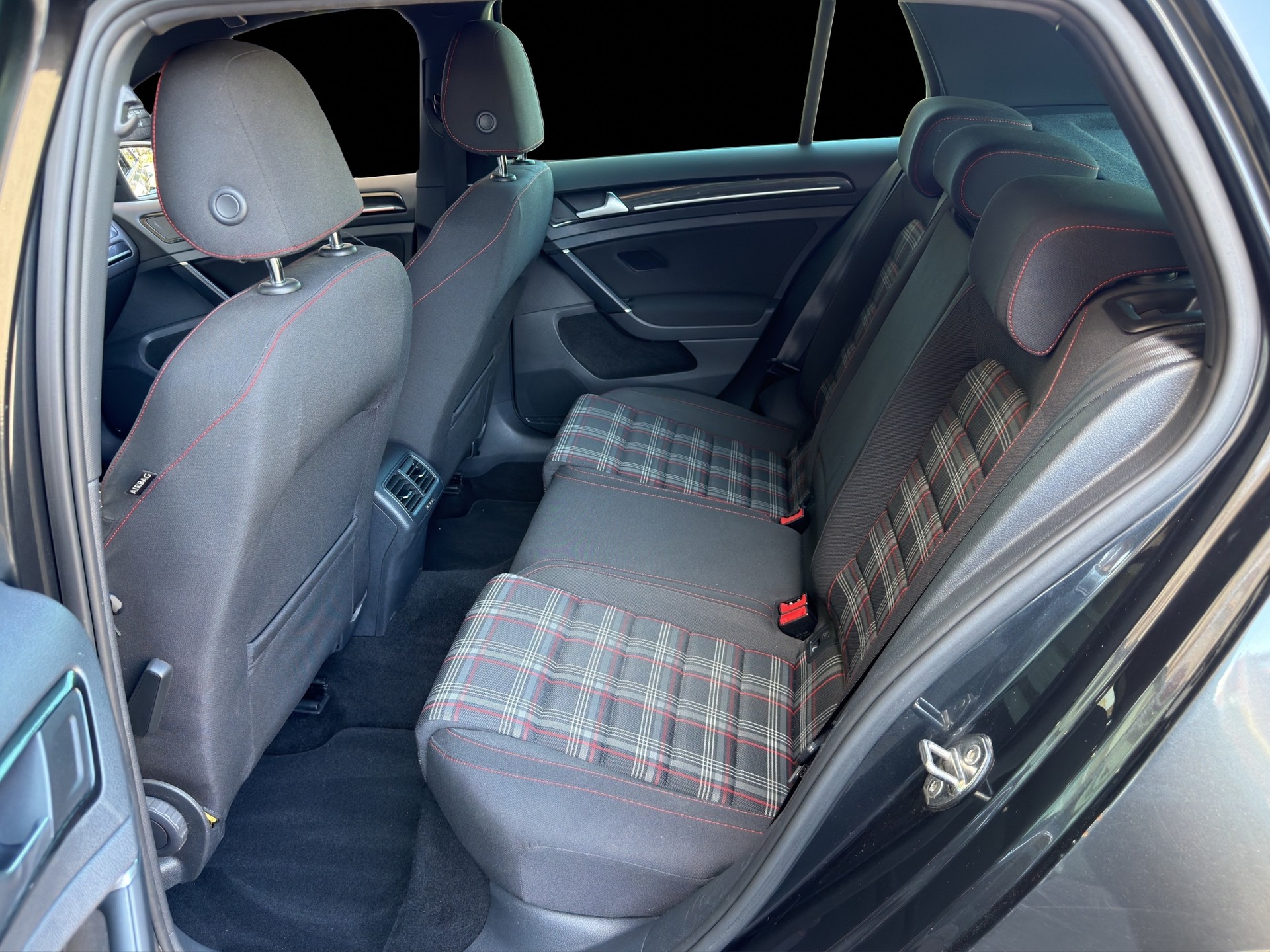 VW Golf 2.0 TSI GTI Performance DSG-image-8
