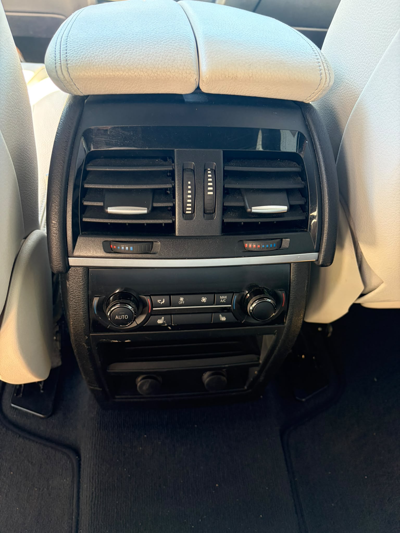 BMW X5 xDrive M50d Steptronic-image-13