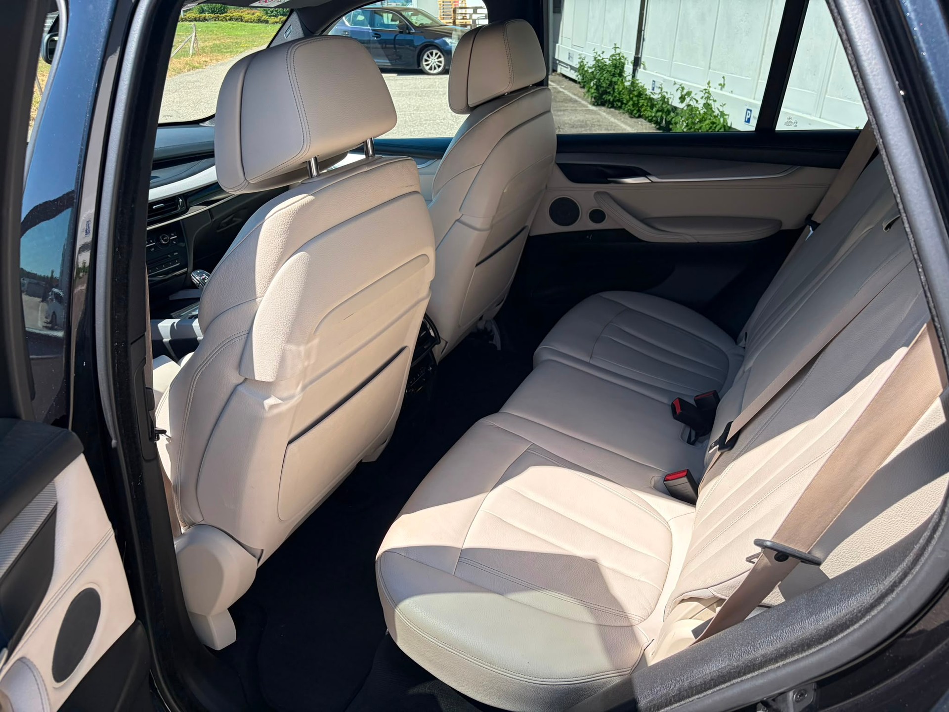 BMW X5 xDrive M50d Steptronic-image-9