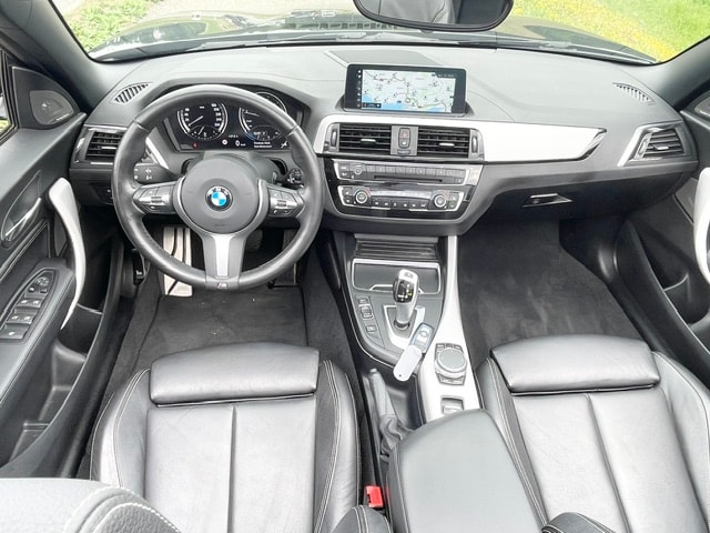 BMW 220i Steptronic M Sport-image-4