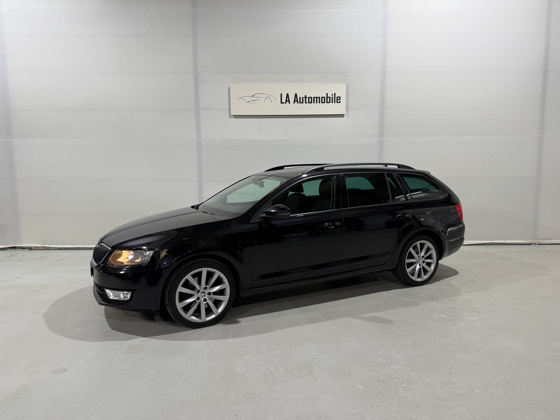 SKODA Octavia Combi 1.8 TSI Ambition 4x4 DSG-image-1