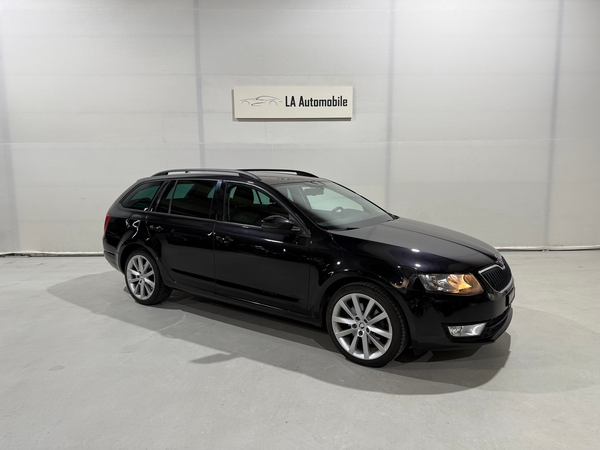 SKODA Octavia Combi 1.8 TSI Ambition 4x4 DSG-image-5