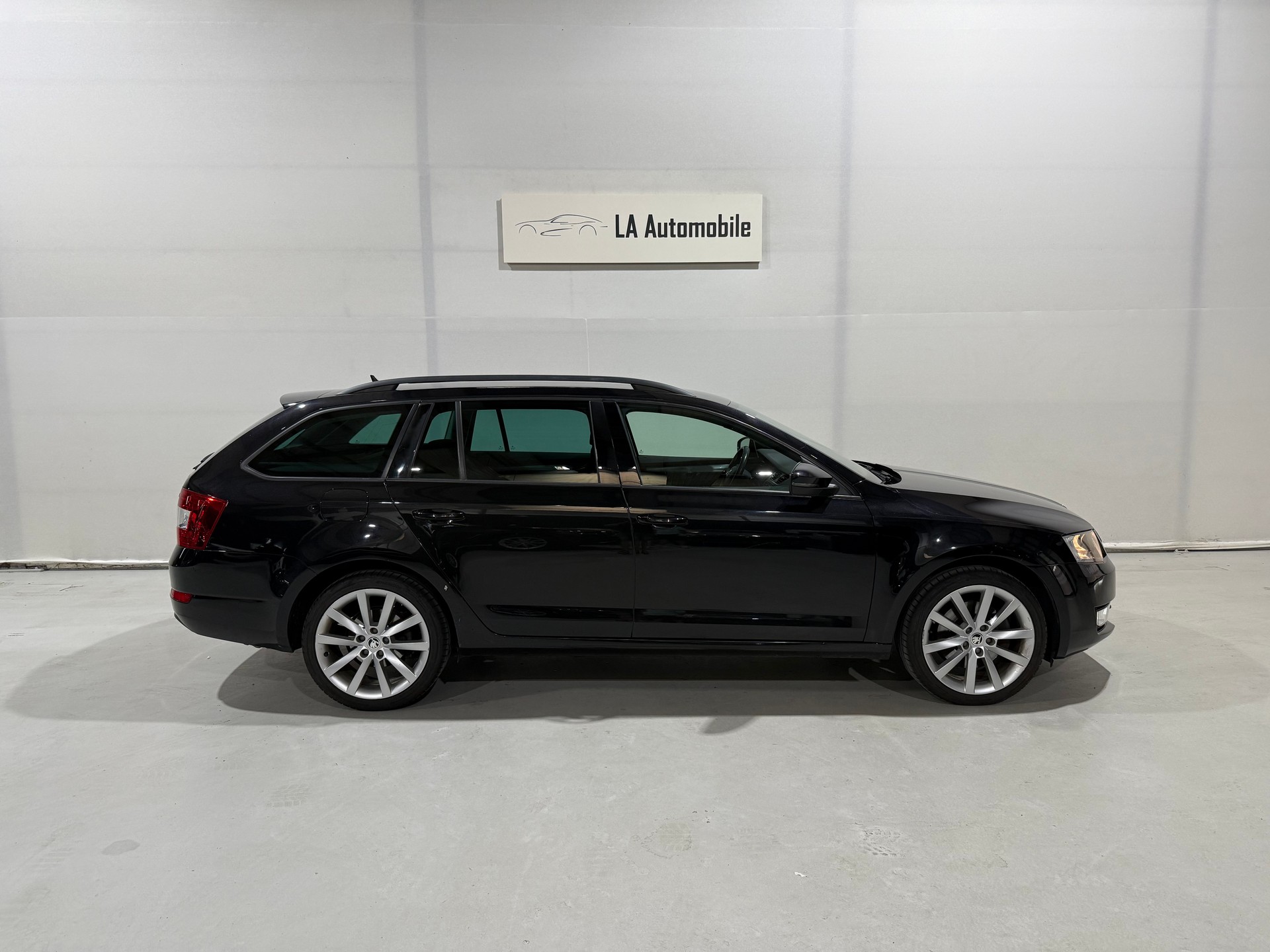 SKODA Octavia Combi 1.8 TSI Ambition 4x4 DSG-image-6