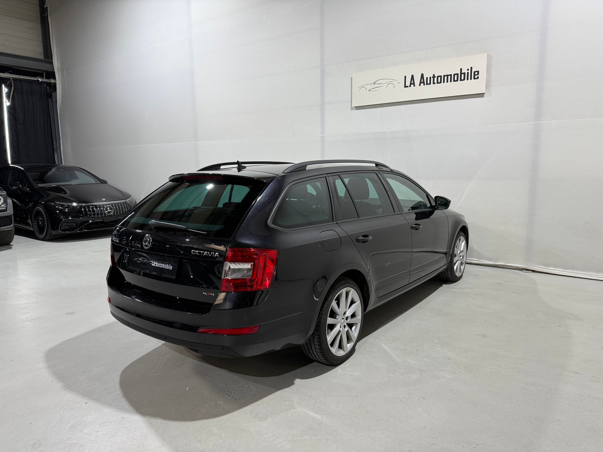 SKODA Octavia Combi 1.8 TSI Ambition 4x4 DSG-image-8