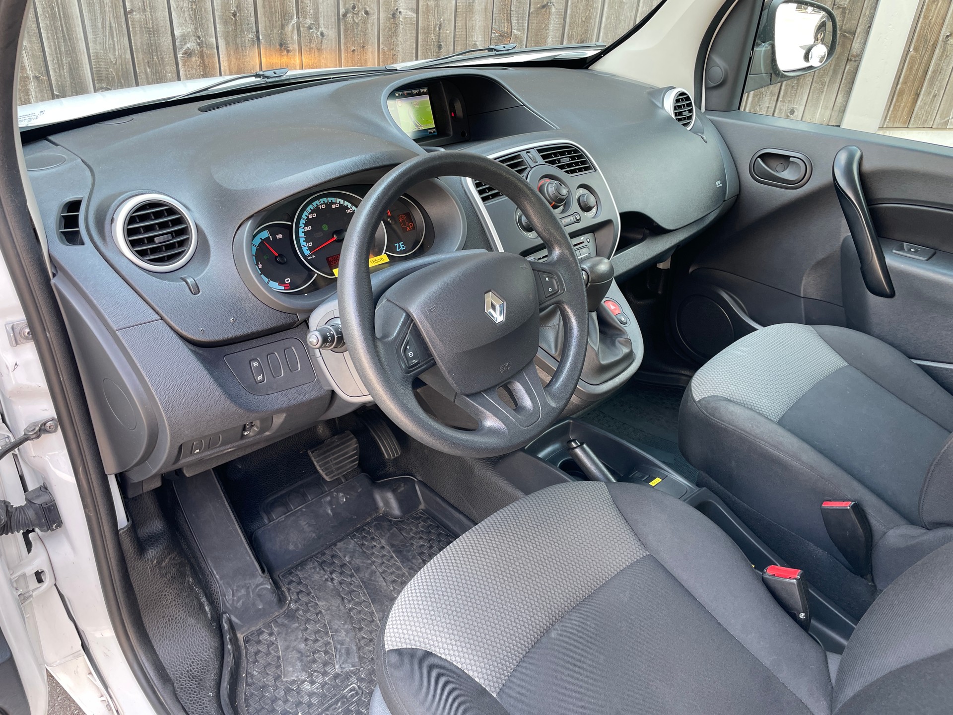 RENAULT KANGOO MAXI Z.E. 33 R60 1x Rollstuhlplatz (N)-image-13