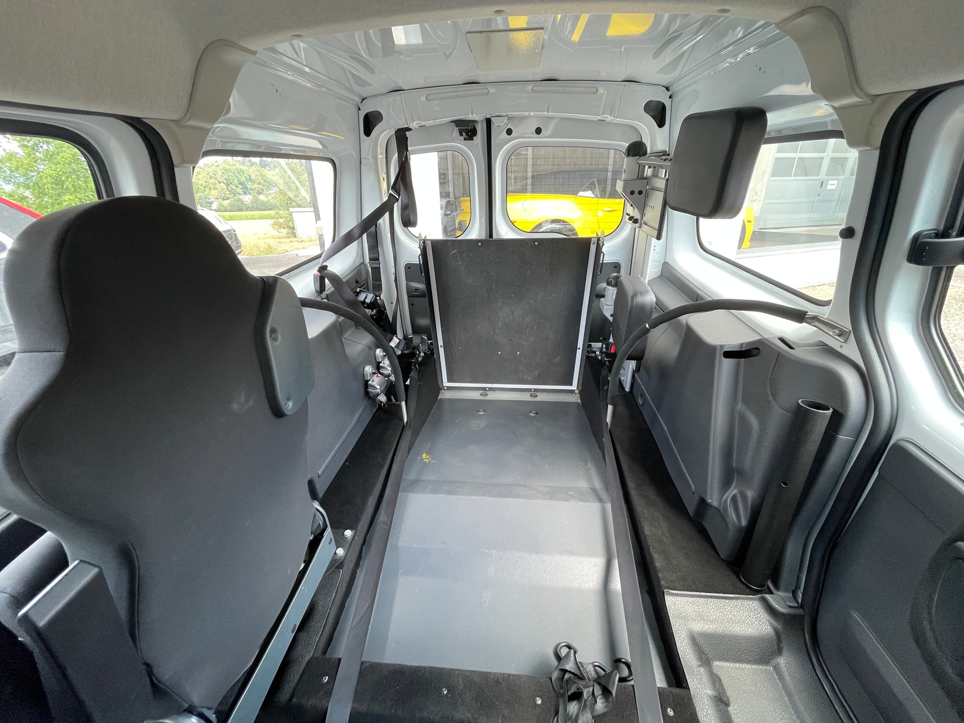 RENAULT KANGOO MAXI Z.E. 33 R60 1x Rollstuhlplatz (N)-image-24