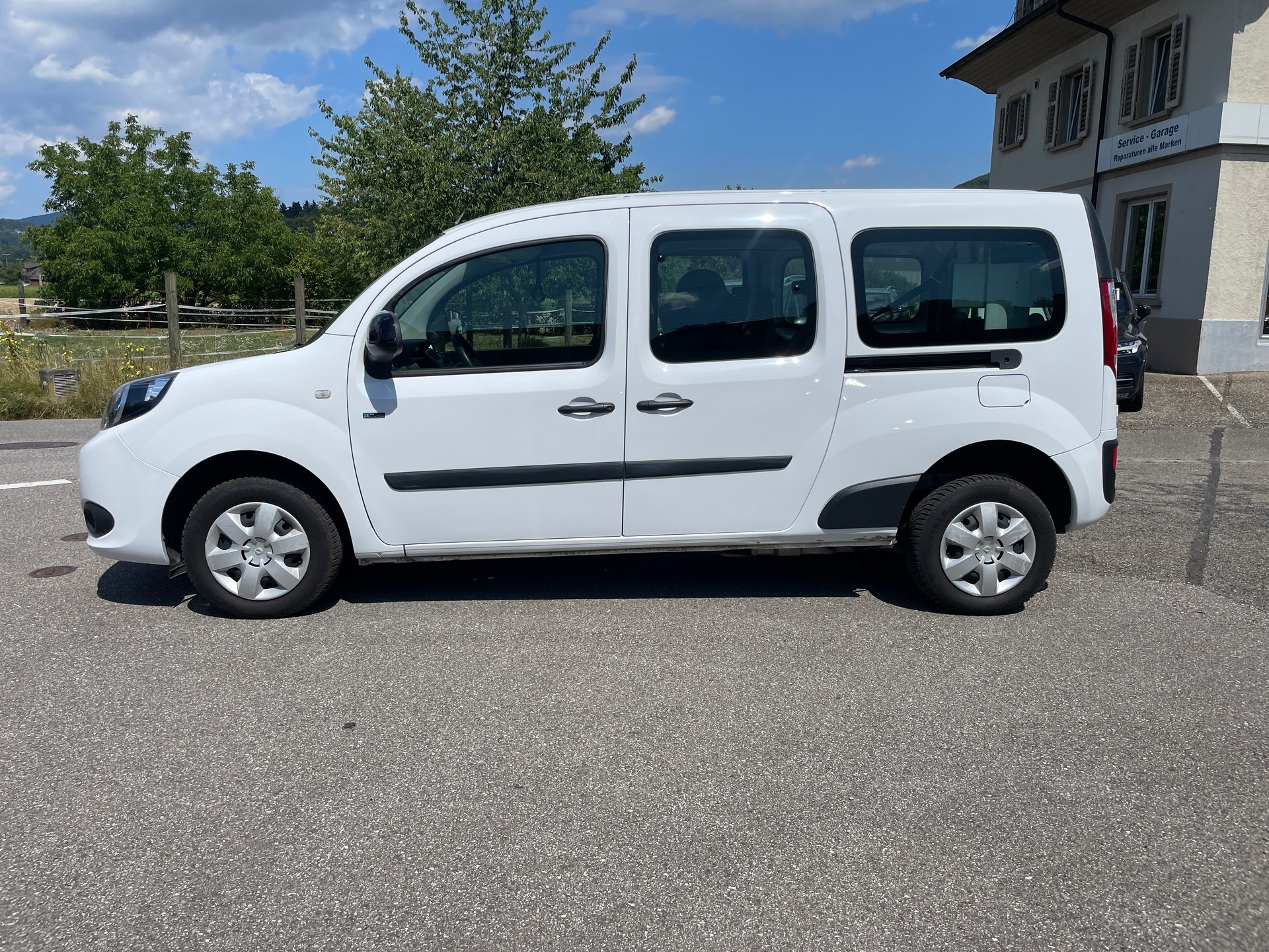 RENAULT KANGOO MAXI Z.E. 33 R60 1x Rollstuhlplatz (N)-showroom-element-2