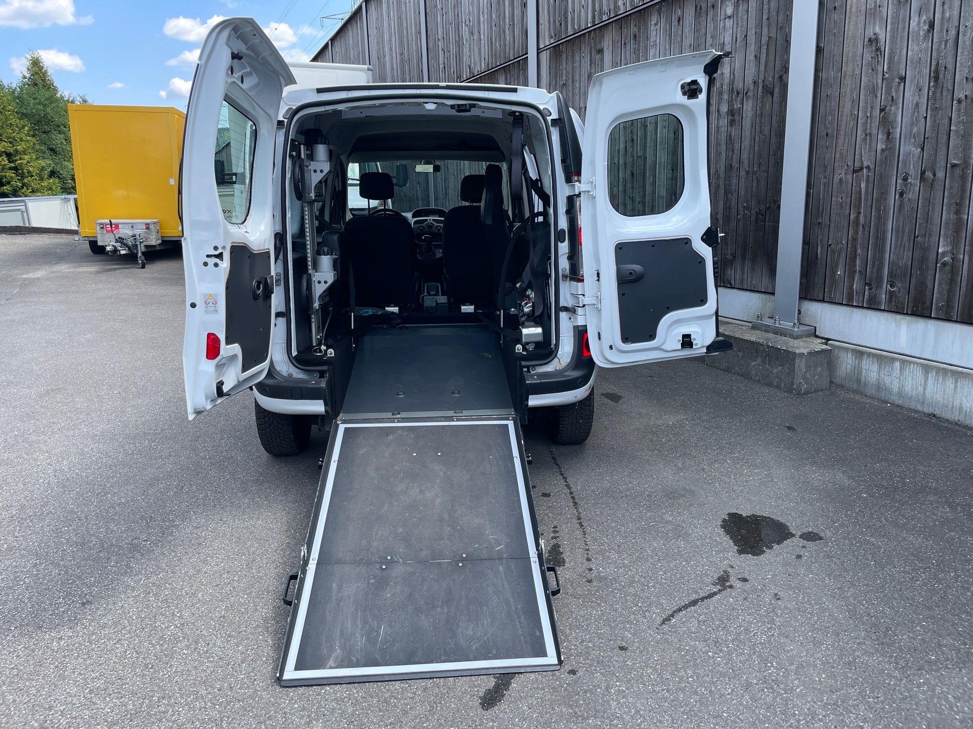 RENAULT KANGOO MAXI Z.E. 33 R60 1x Rollstuhlplatz (N)-image-28