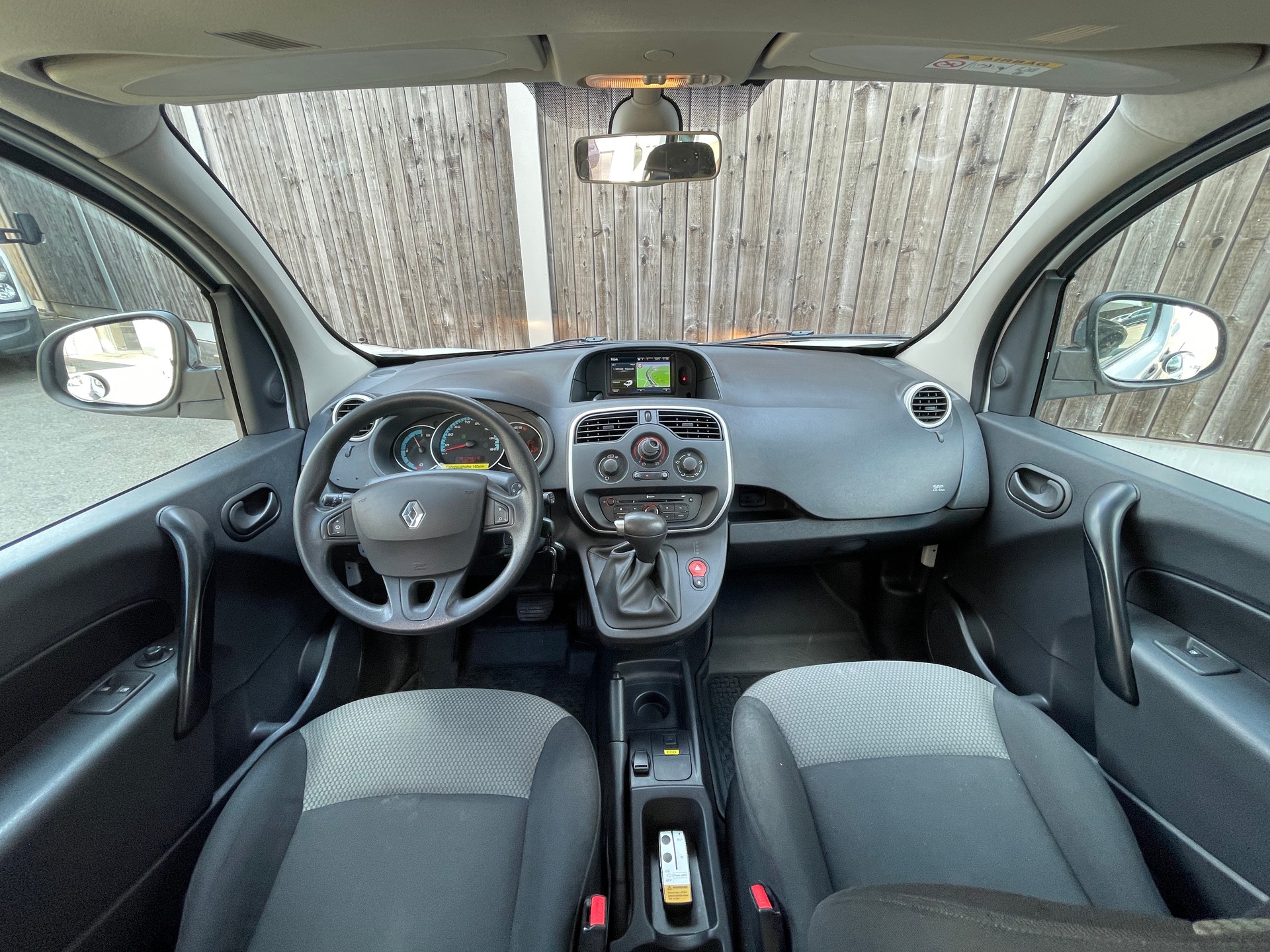 RENAULT KANGOO MAXI Z.E. 33 R60 1x Rollstuhlplatz (N)-image-15