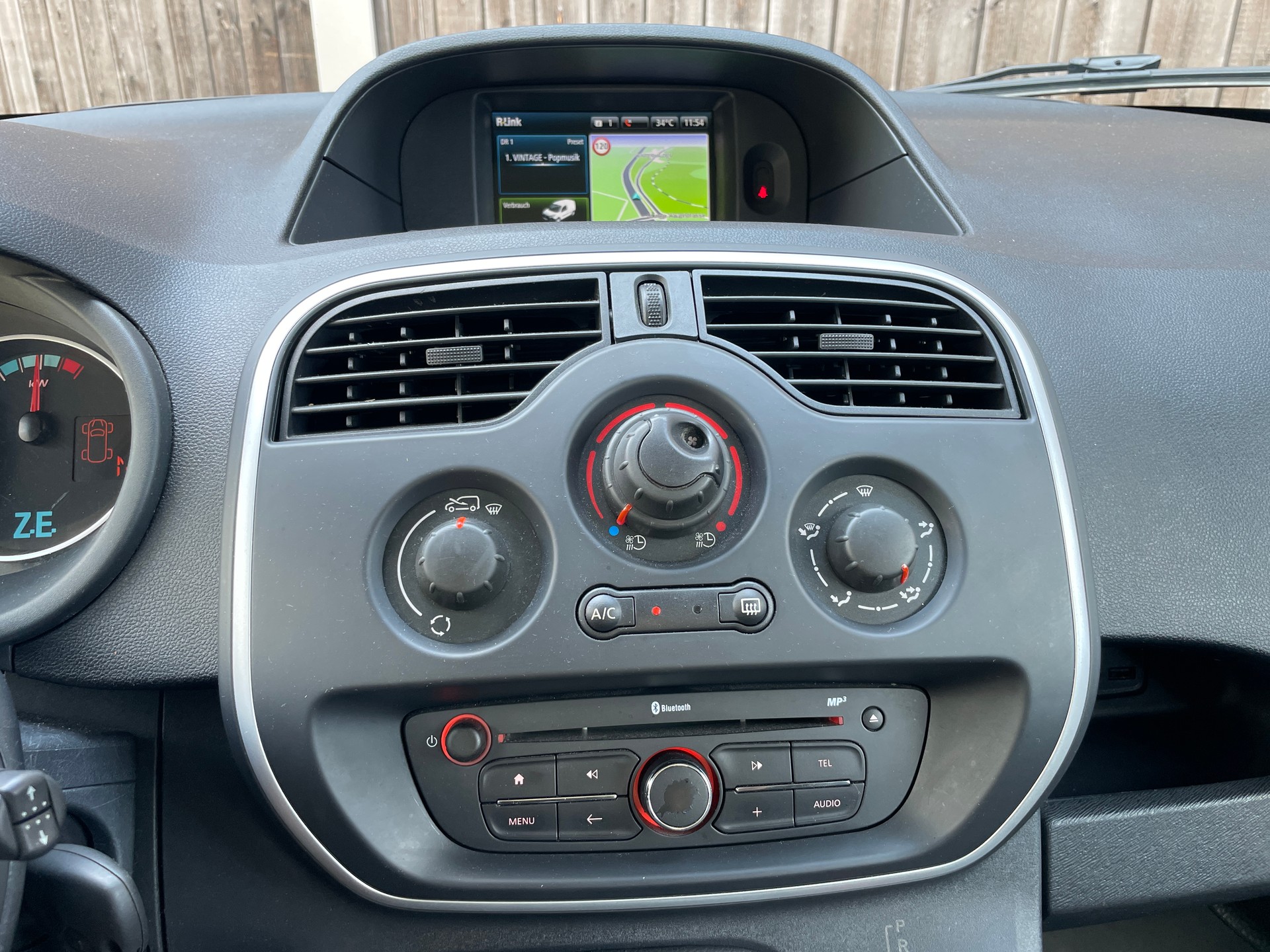 RENAULT KANGOO MAXI Z.E. 33 R60 1x Rollstuhlplatz (N)-image-19