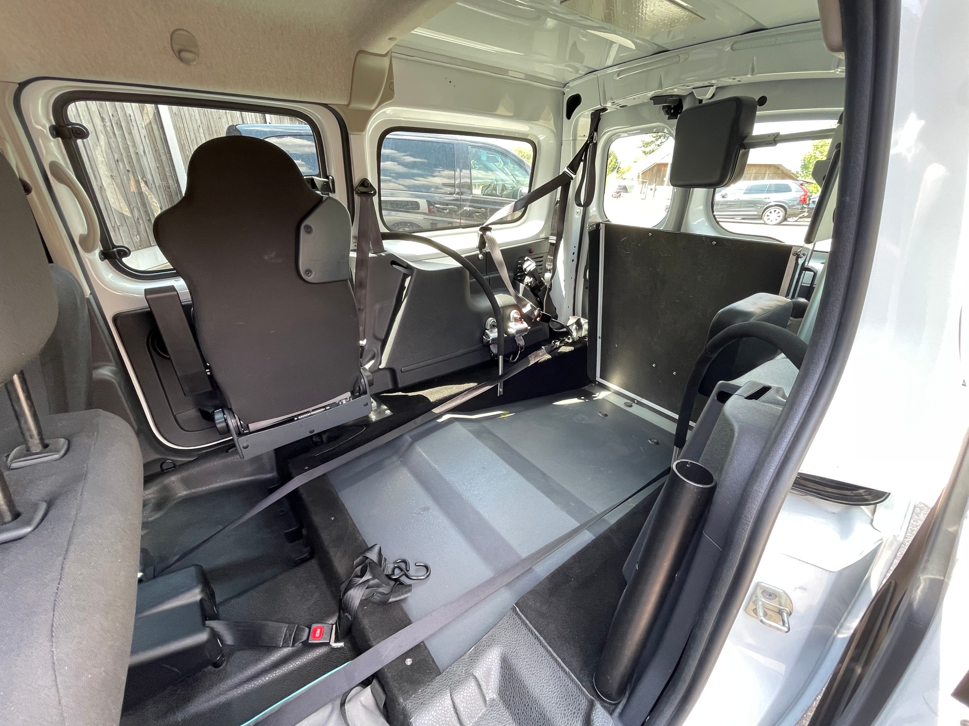 RENAULT KANGOO MAXI Z.E. 33 R60 1x Rollstuhlplatz (N)-image-23