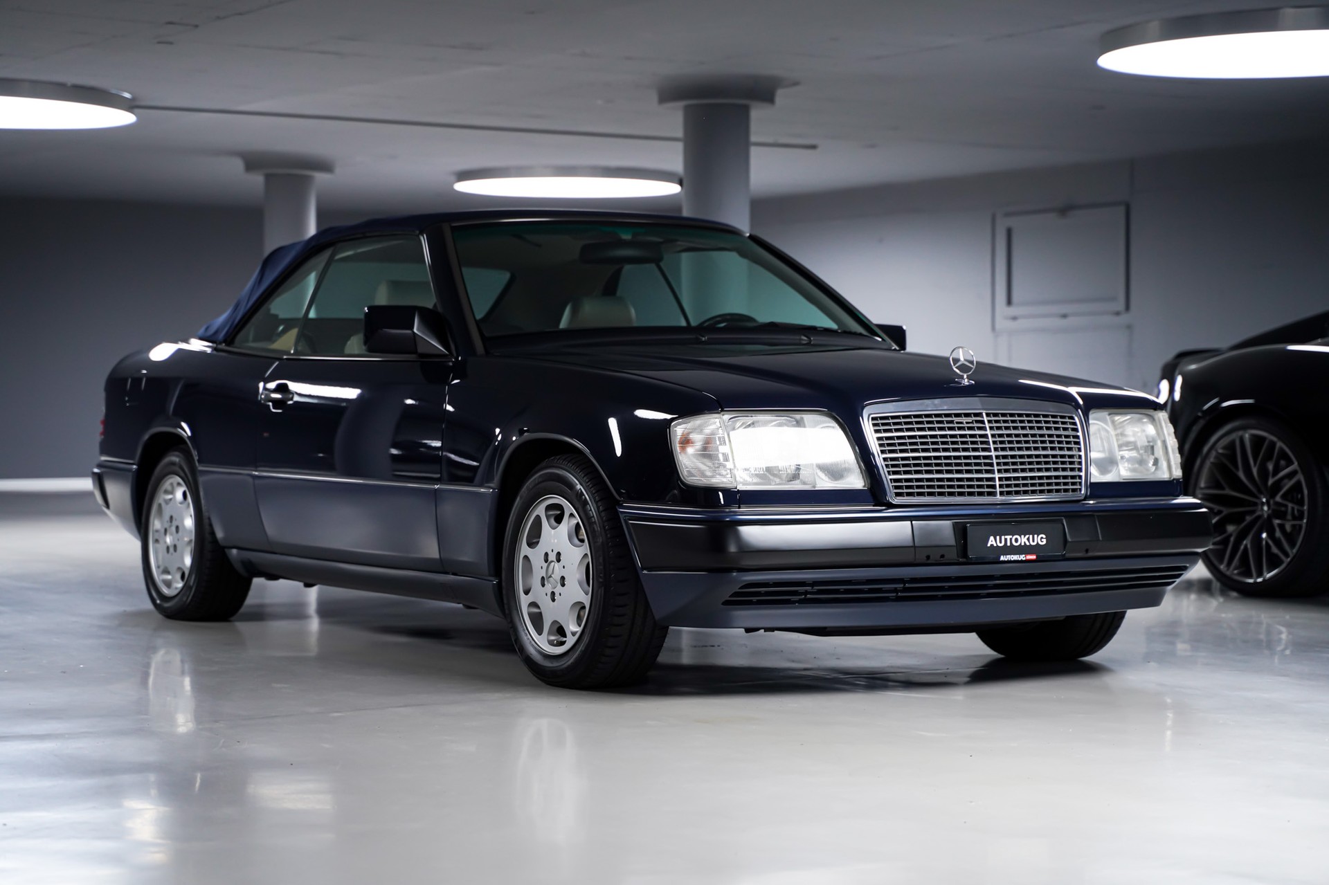 MERCEDES-BENZ 300 CE-24 Cabrio-image-2