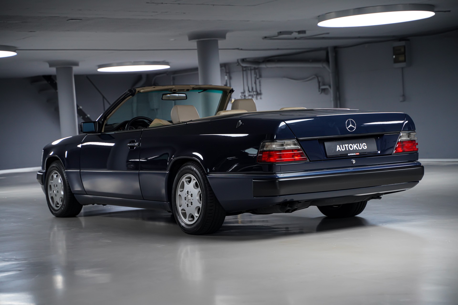 MERCEDES-BENZ 300 CE-24 Cabrio-image-12